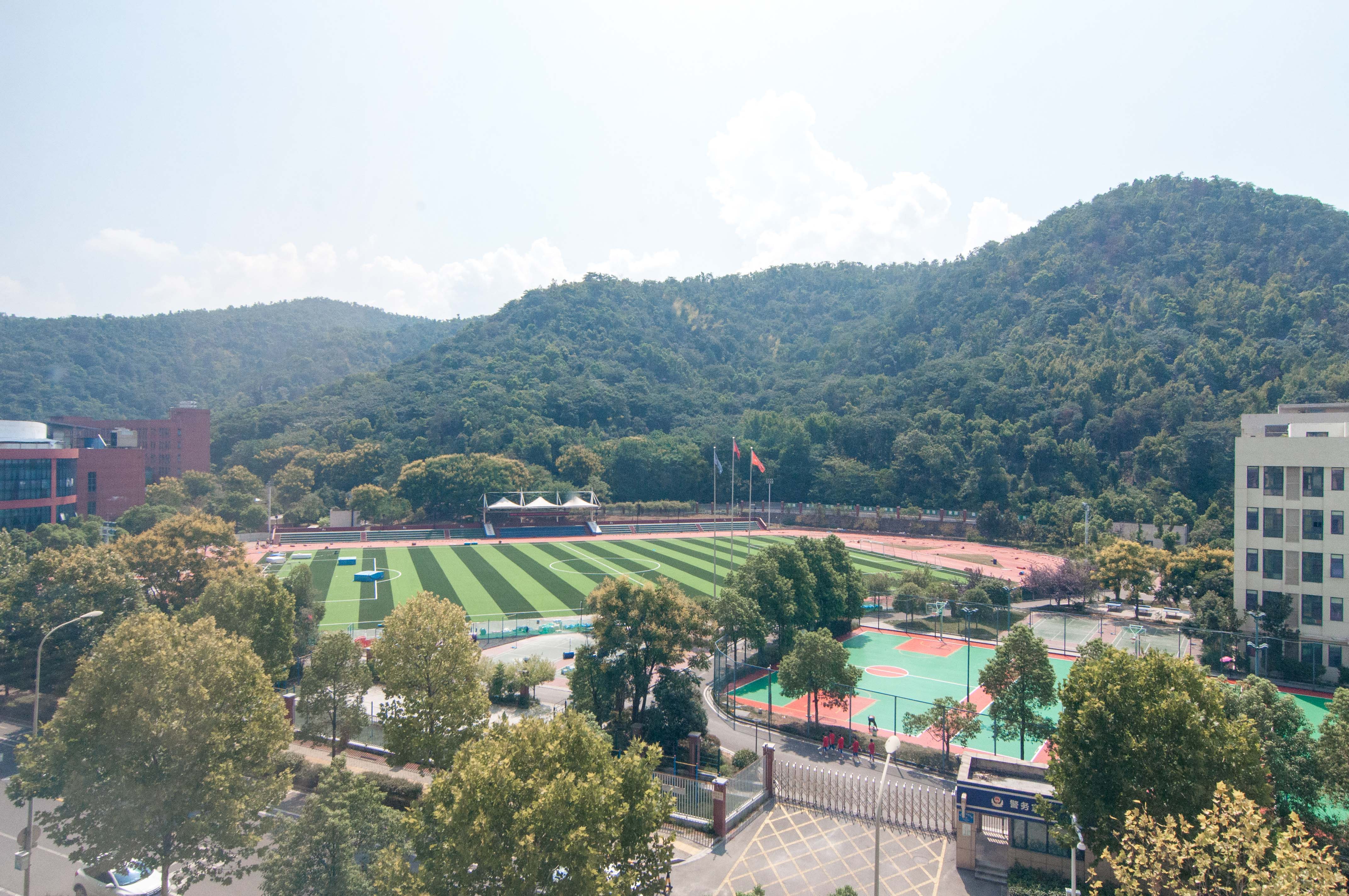 万科里梅溪郡  4室2厅2卫   310.00万其他
