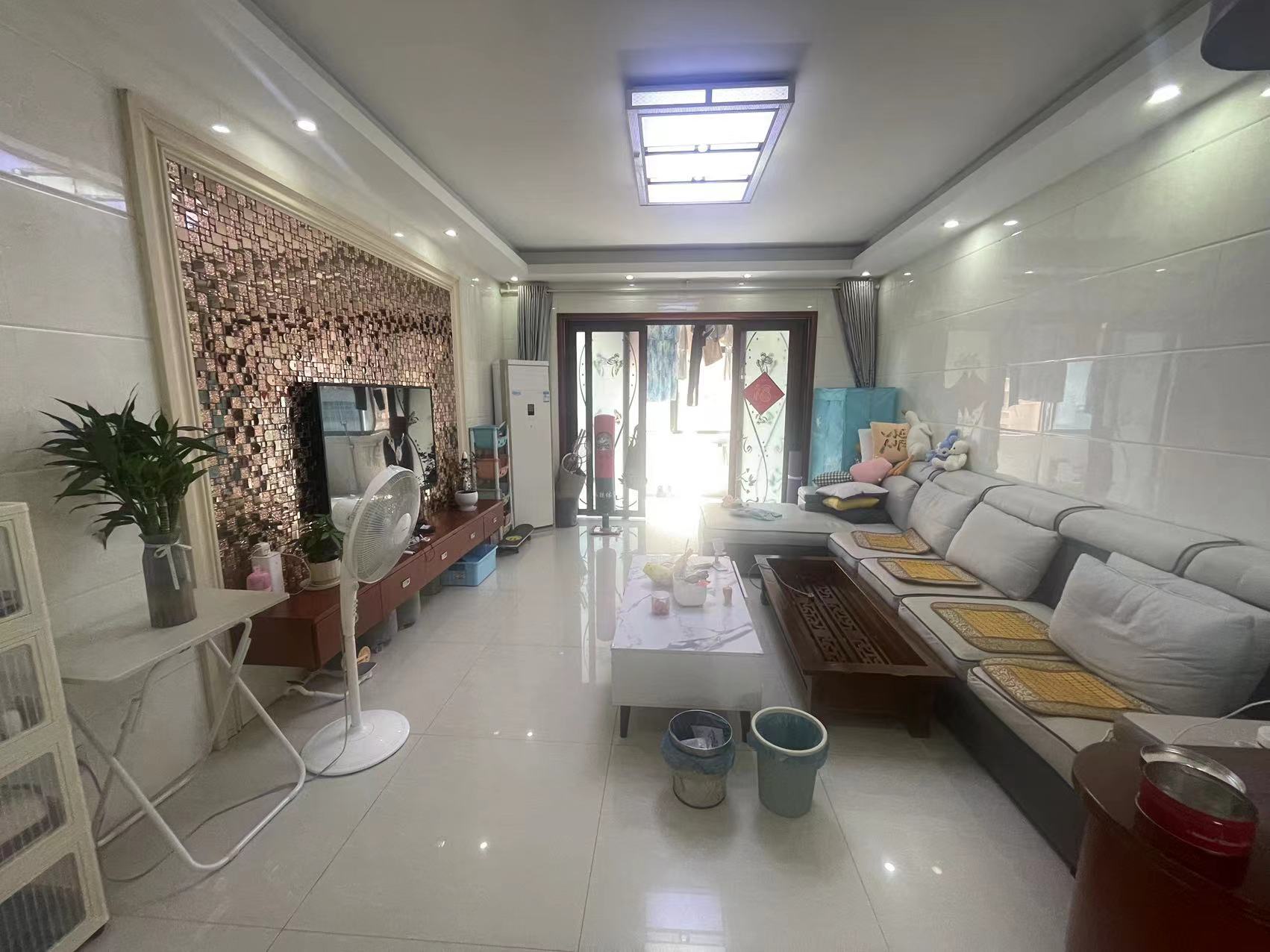 金质颐园 3室2厅2卫 68.8万 金质颐园 3室2厅2卫 68.8万室内图