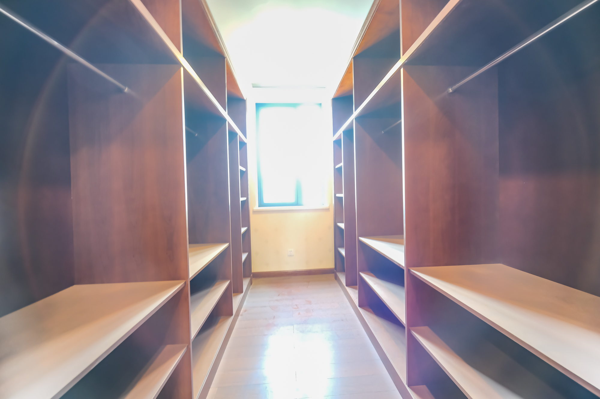 运达锦绣广场  5室2厅3卫    300.0万 运达锦绣广场  5室2厅3卫    300.0万其他