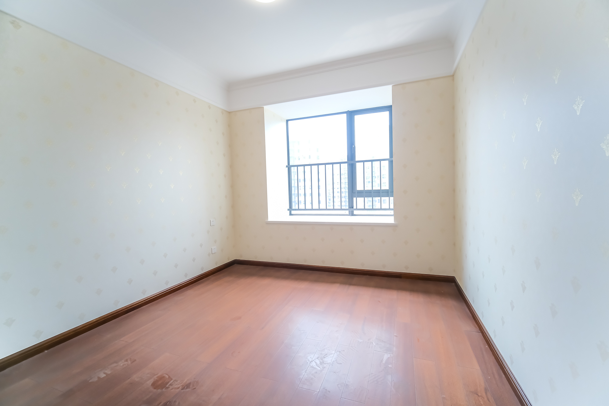 运达锦绣广场  5室2厅3卫    300.0万 运达锦绣广场  5室2厅3卫    300.0万卧室