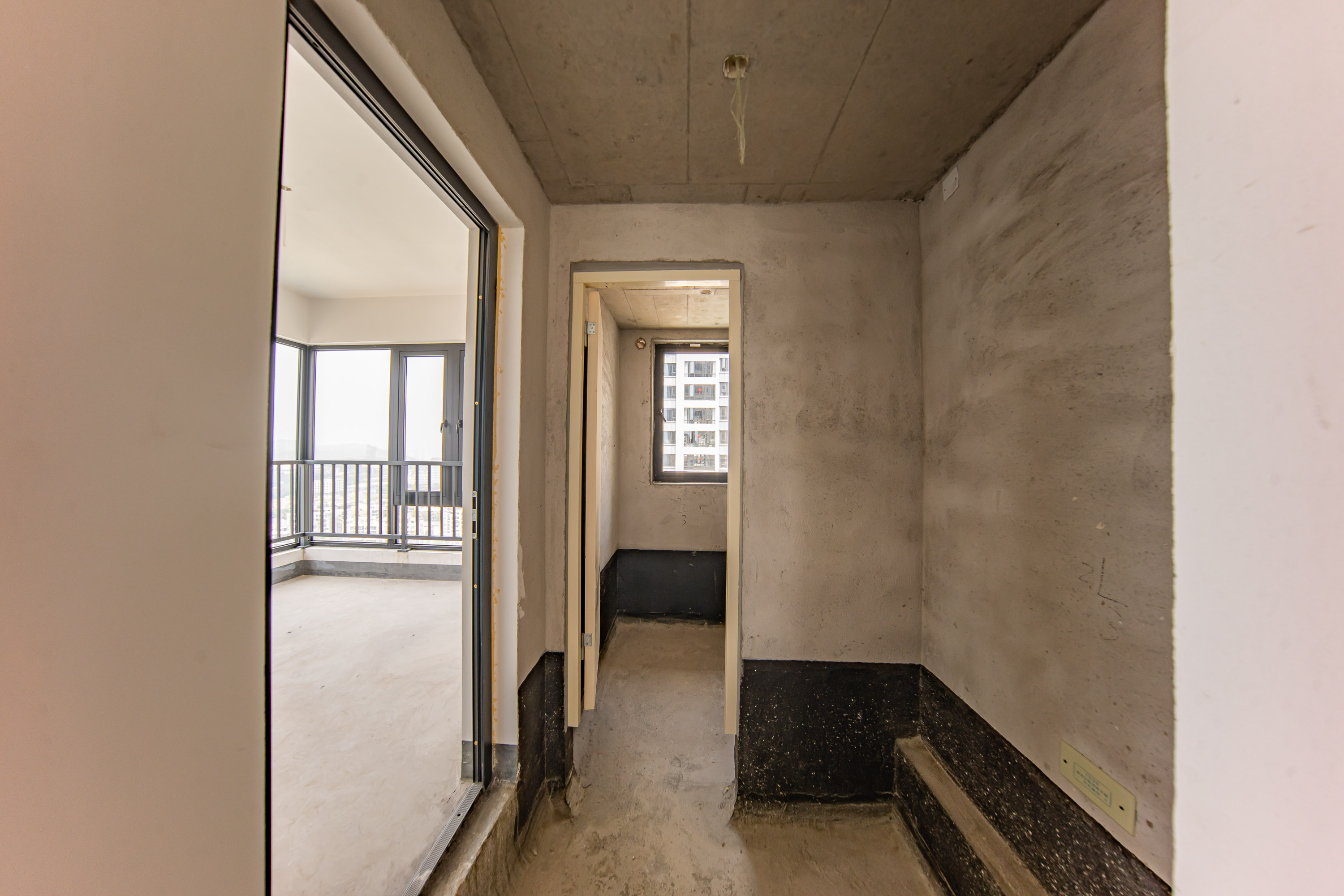 建投象山国际  4室2厅2卫    150.0万卫生间