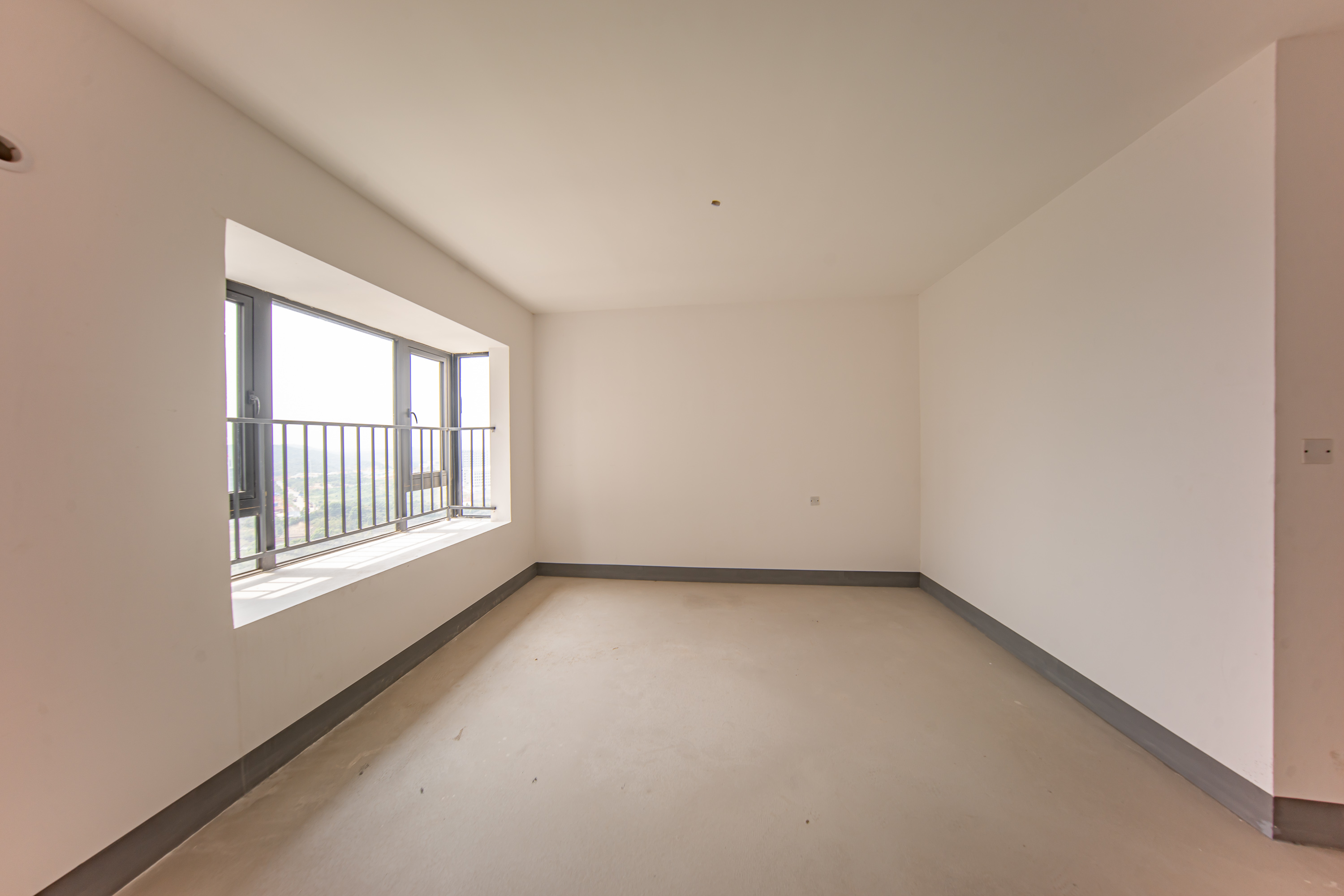 建投象山国际  4室2厅2卫    150.0万卧室