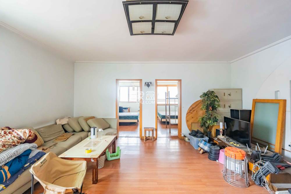 學(xué)宮街商住樓  1室0廳0衛(wèi)   75.00萬