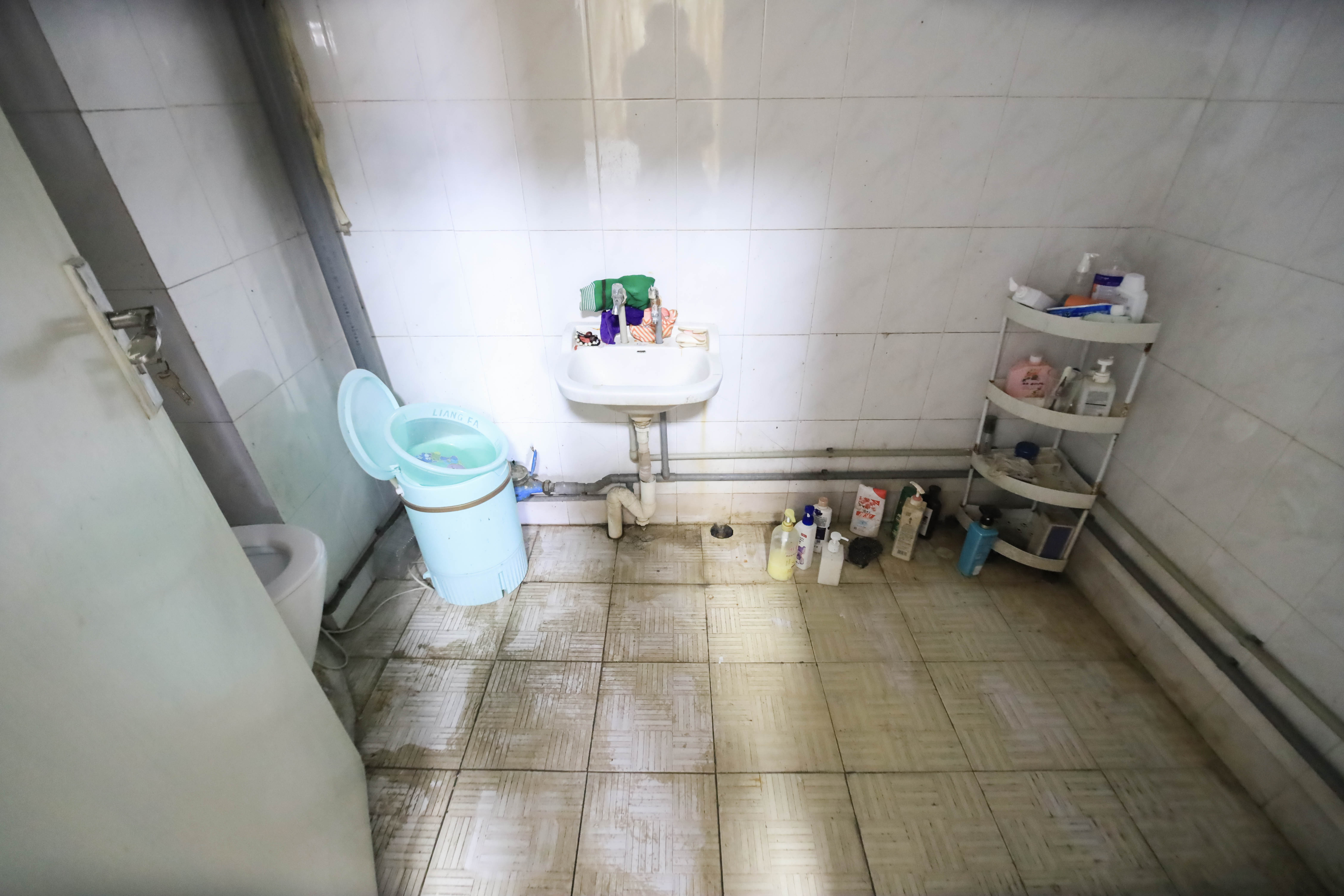 红星糖酒城  3室2厅2卫   78.00万卫生间