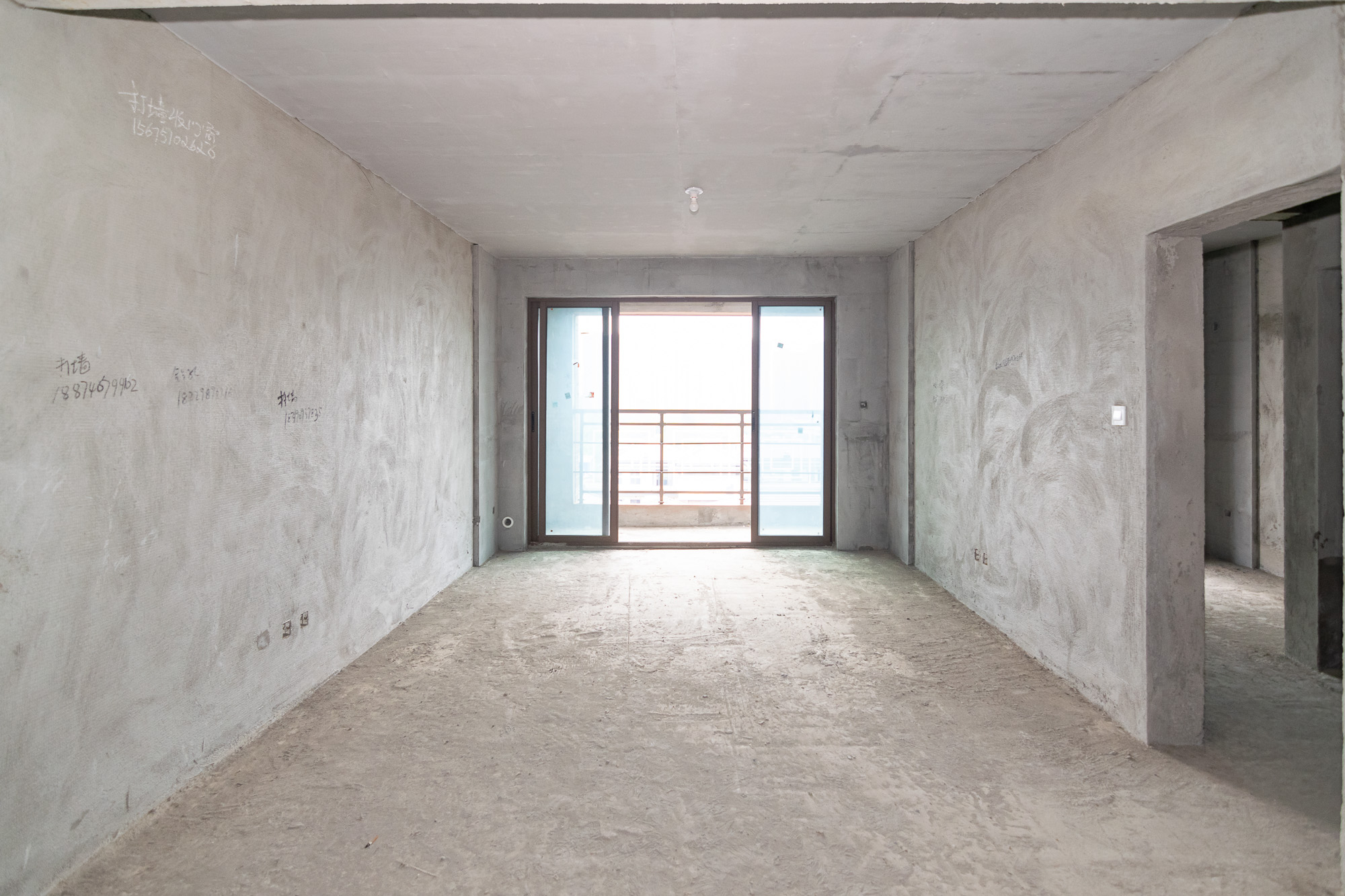 大汉汉园  4室2厅3卫    108.0万 大汉汉园  4室2厅3卫    108.0万客厅