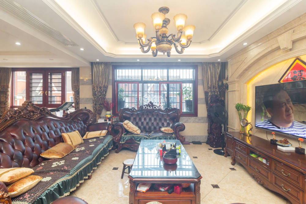 辉宏橄榄城  5室3厅3卫    196.0万