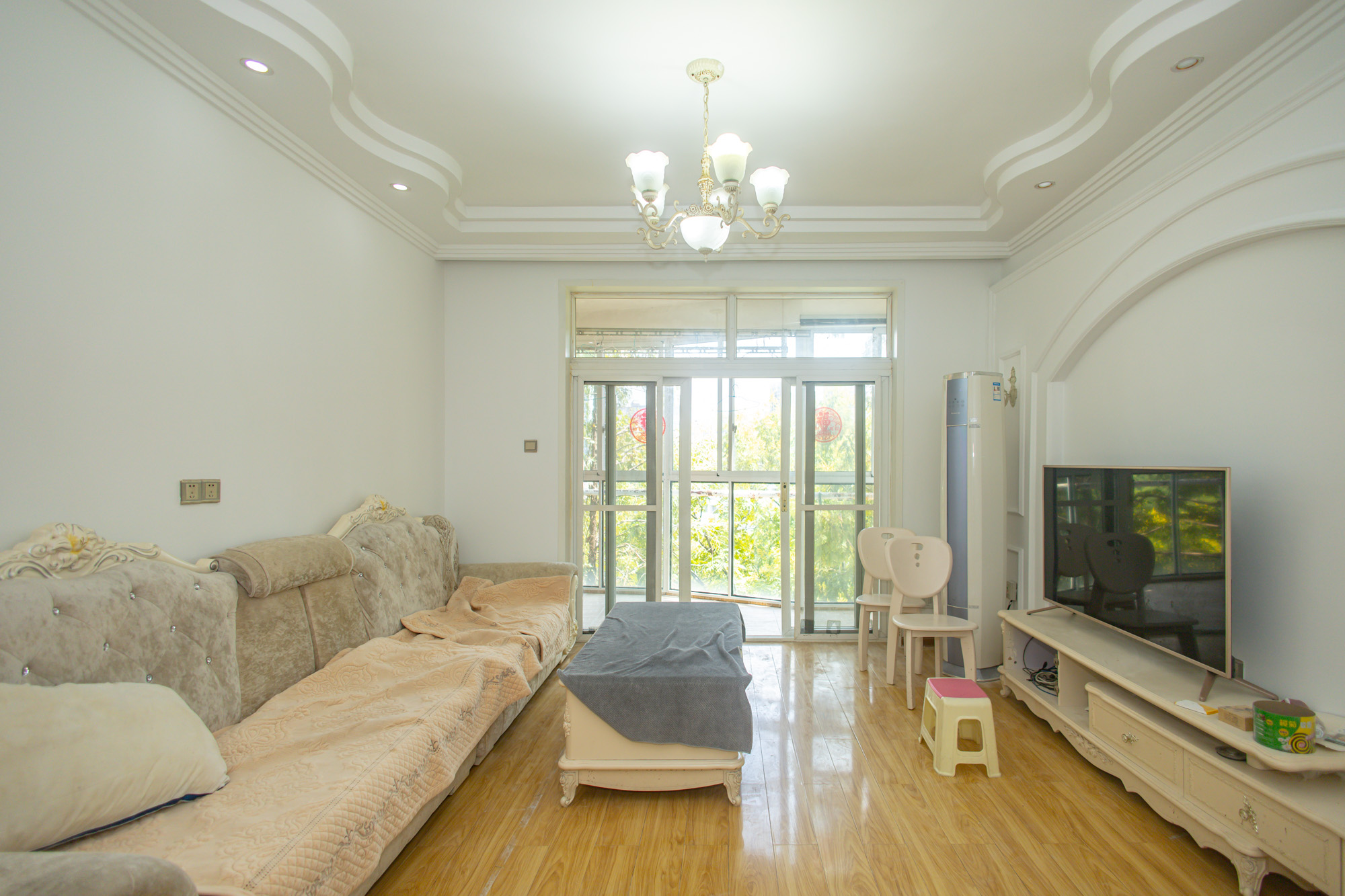 山水芙蓉国际新城 3室2厅1卫 69.8万 山水芙蓉国际新城 3室2厅1卫 69.8万客厅