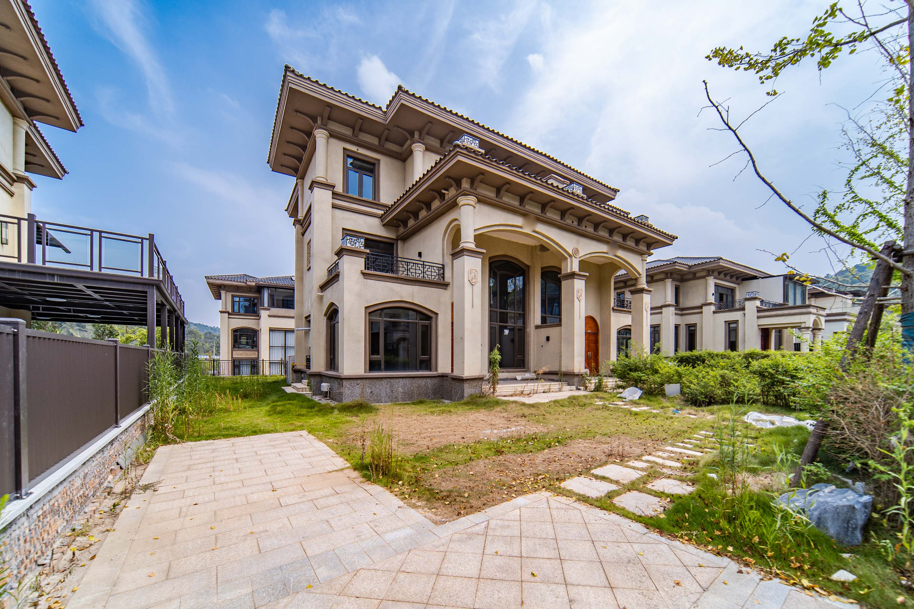 恒大文化旅游城C区  6室3厅3卫   580.00万其他