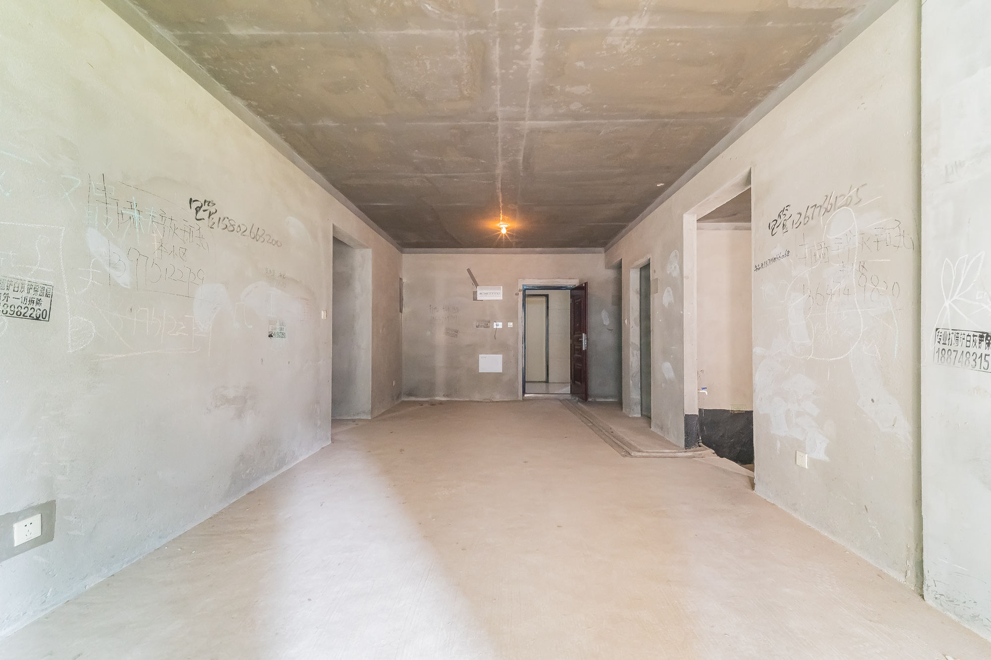 中建悦和城  3室2厅2卫    95.0万 中建悦和城  3室2厅2卫    95.0万客厅