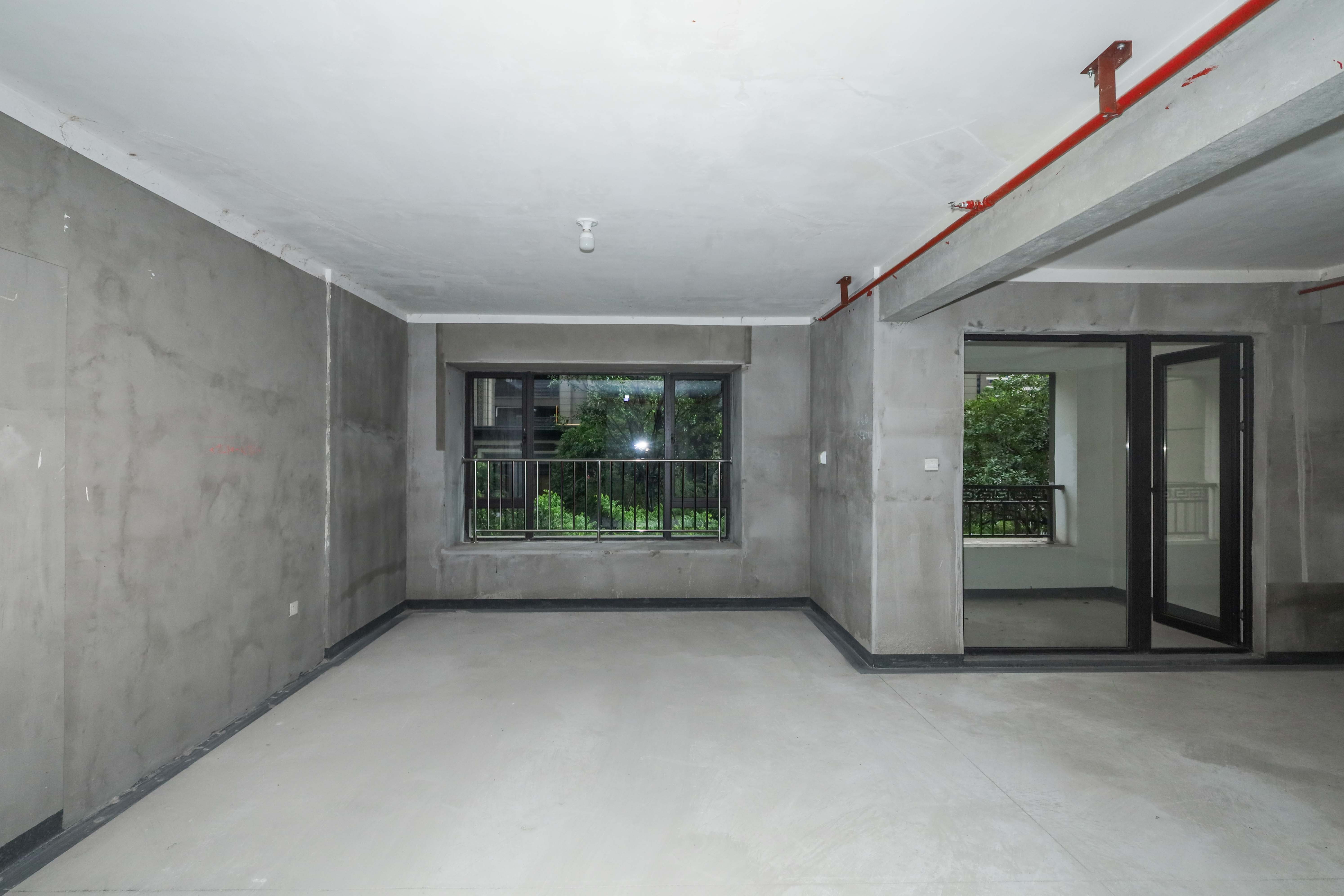 建发央著  4室2厅2卫   218.00万
