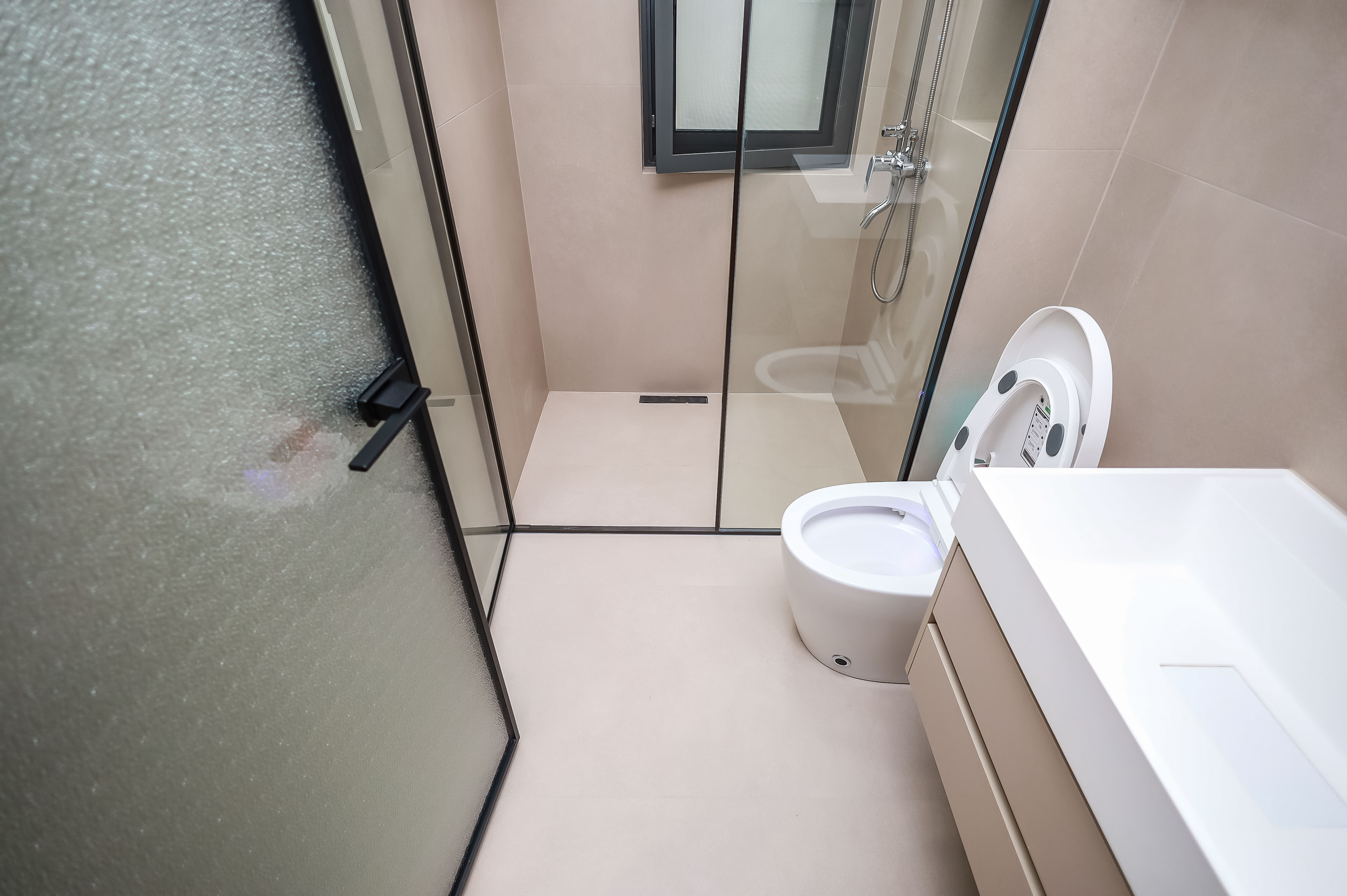 万象府台  4室2厅2卫   408.00万卫生间