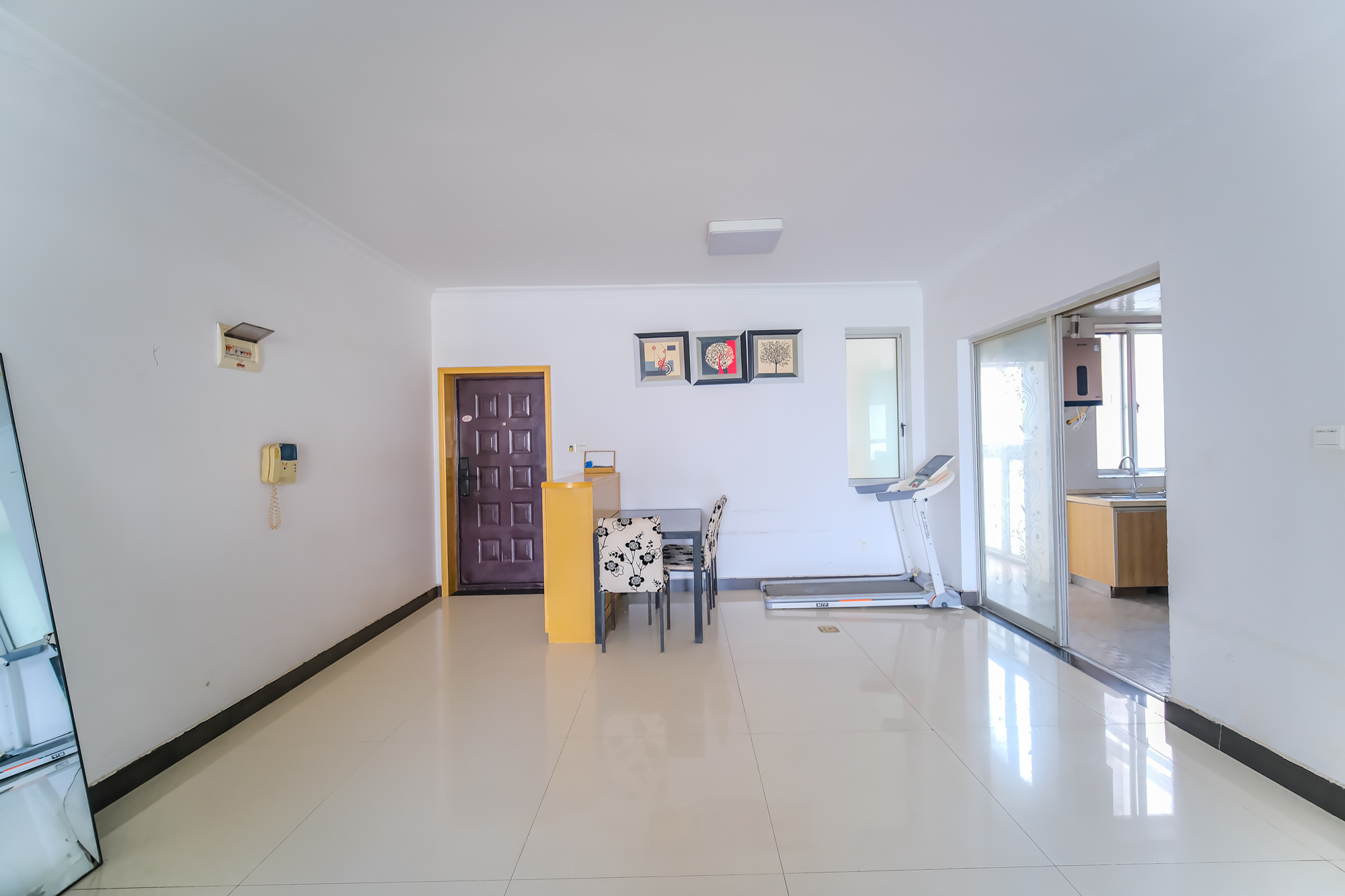 红树湾  3室2厅2卫    63.0万 红树湾  3室2厅2卫    63.0万客厅