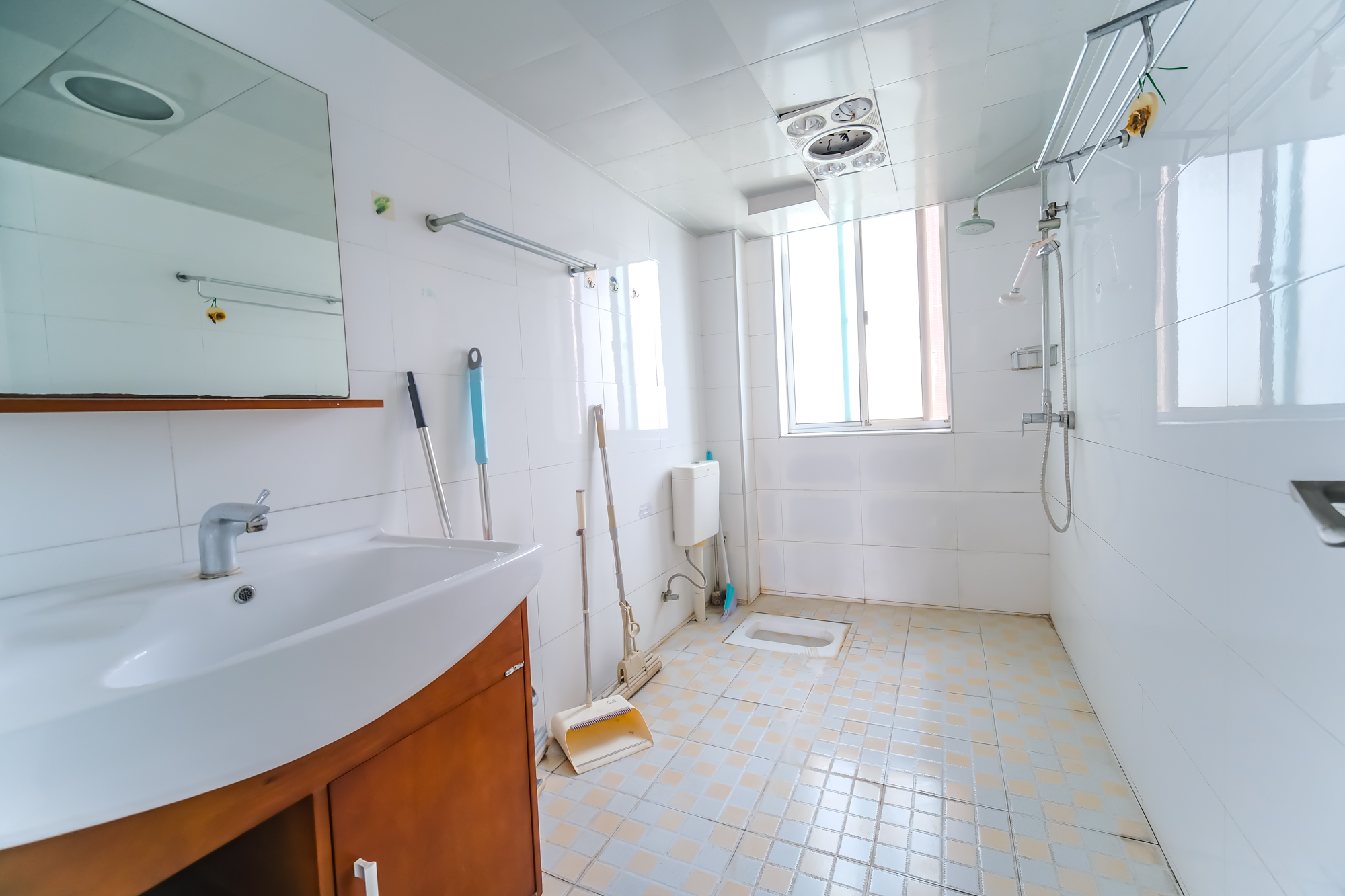 红树湾  3室2厅2卫    63.0万 红树湾  3室2厅2卫    63.0万卫生间