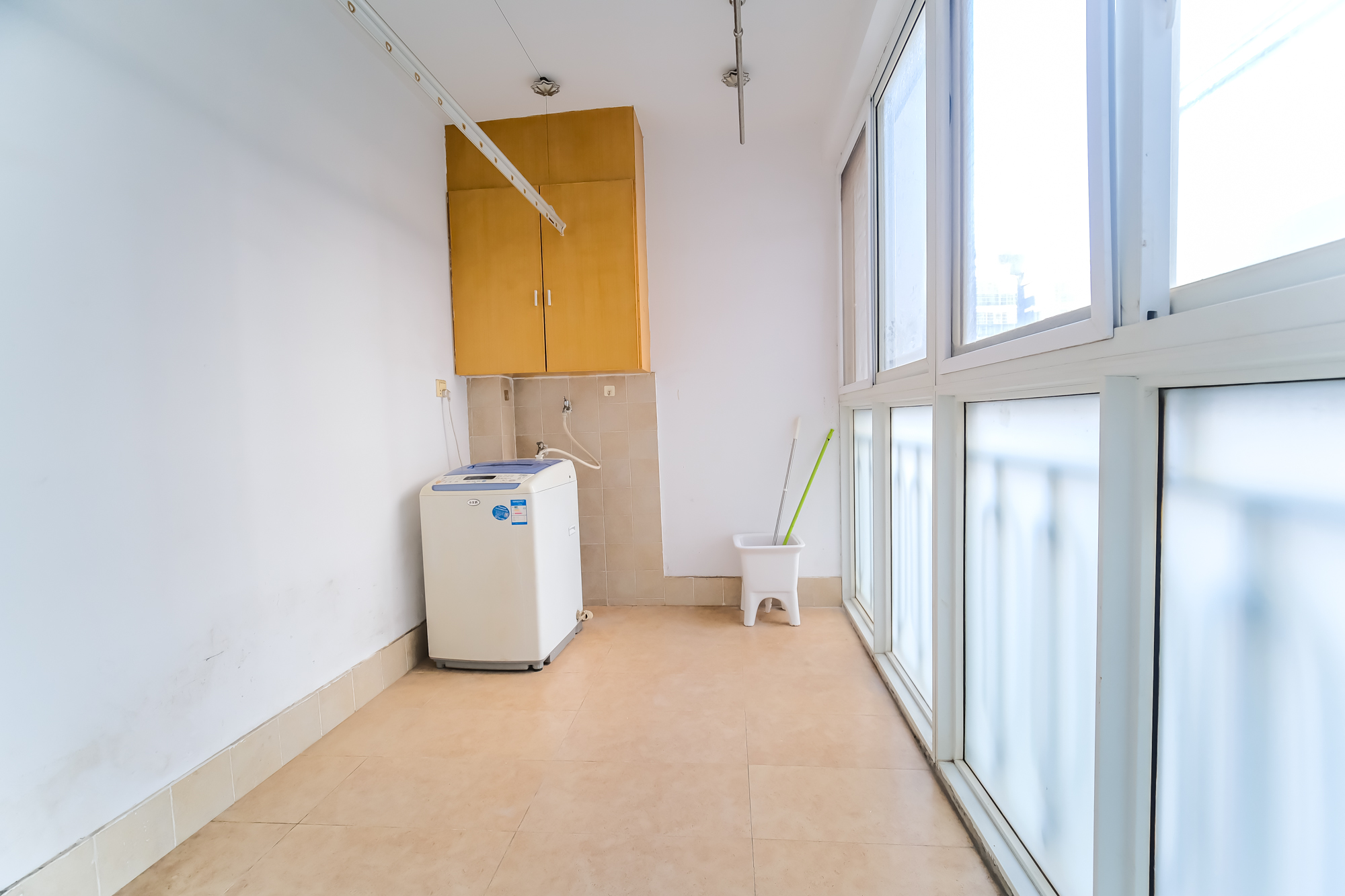 红树湾  3室2厅2卫    63.0万 红树湾  3室2厅2卫    63.0万阳台