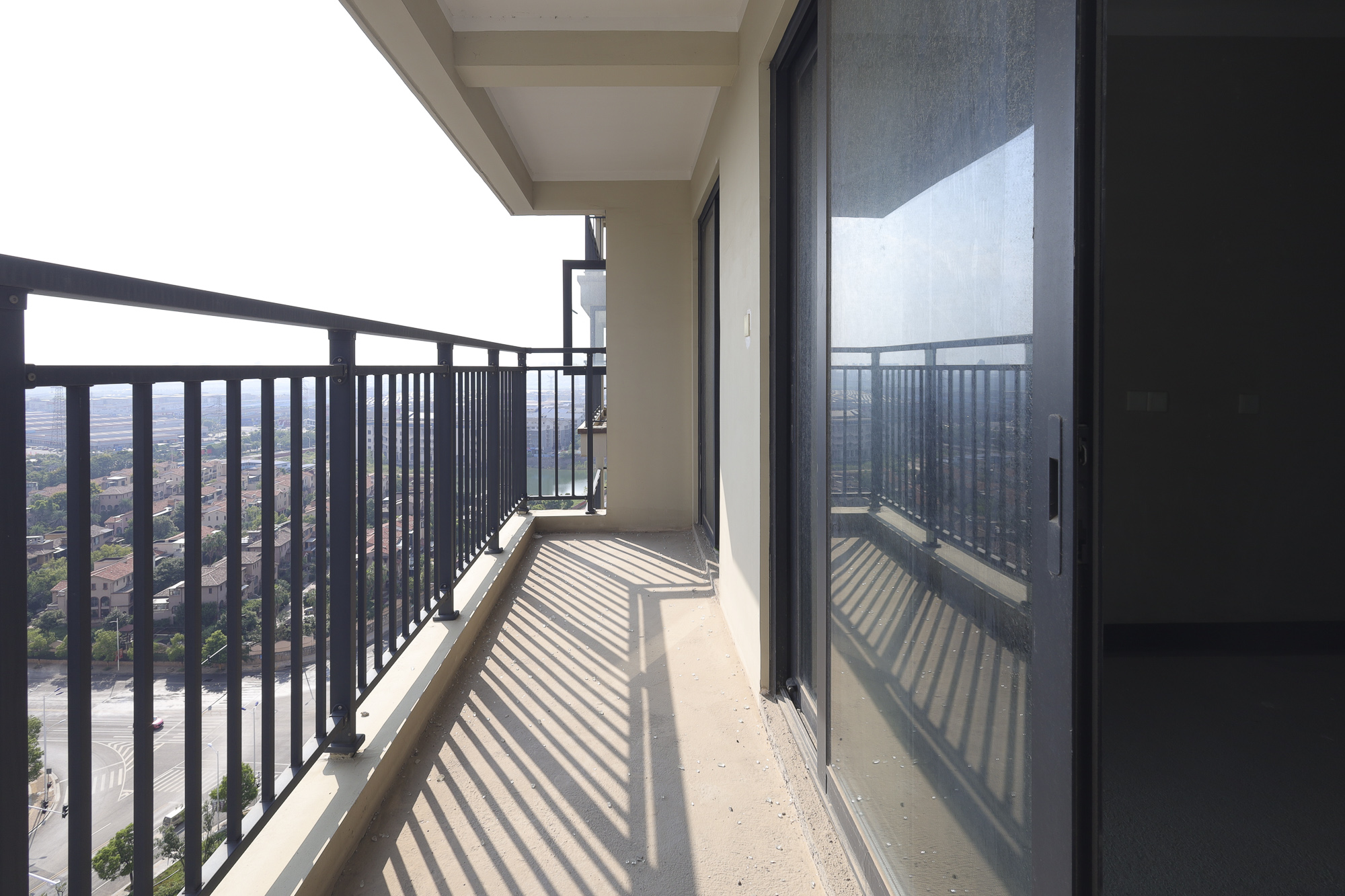 长沙融创城 3室2厅1卫 62.0万 长沙融创城 3室2厅1卫 62.0万阳台