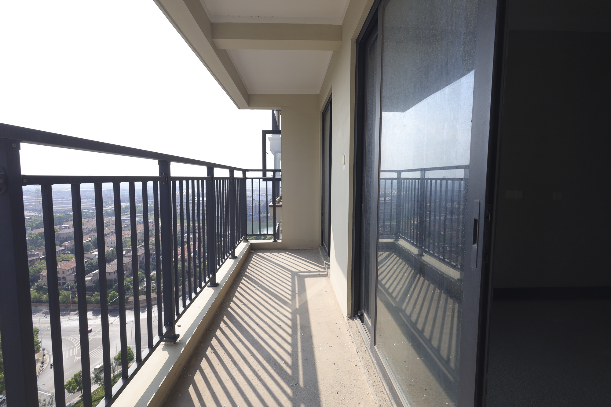 长沙融创城 3室2厅1卫 62.0万 长沙融创城 3室2厅1卫 62.0万阳台