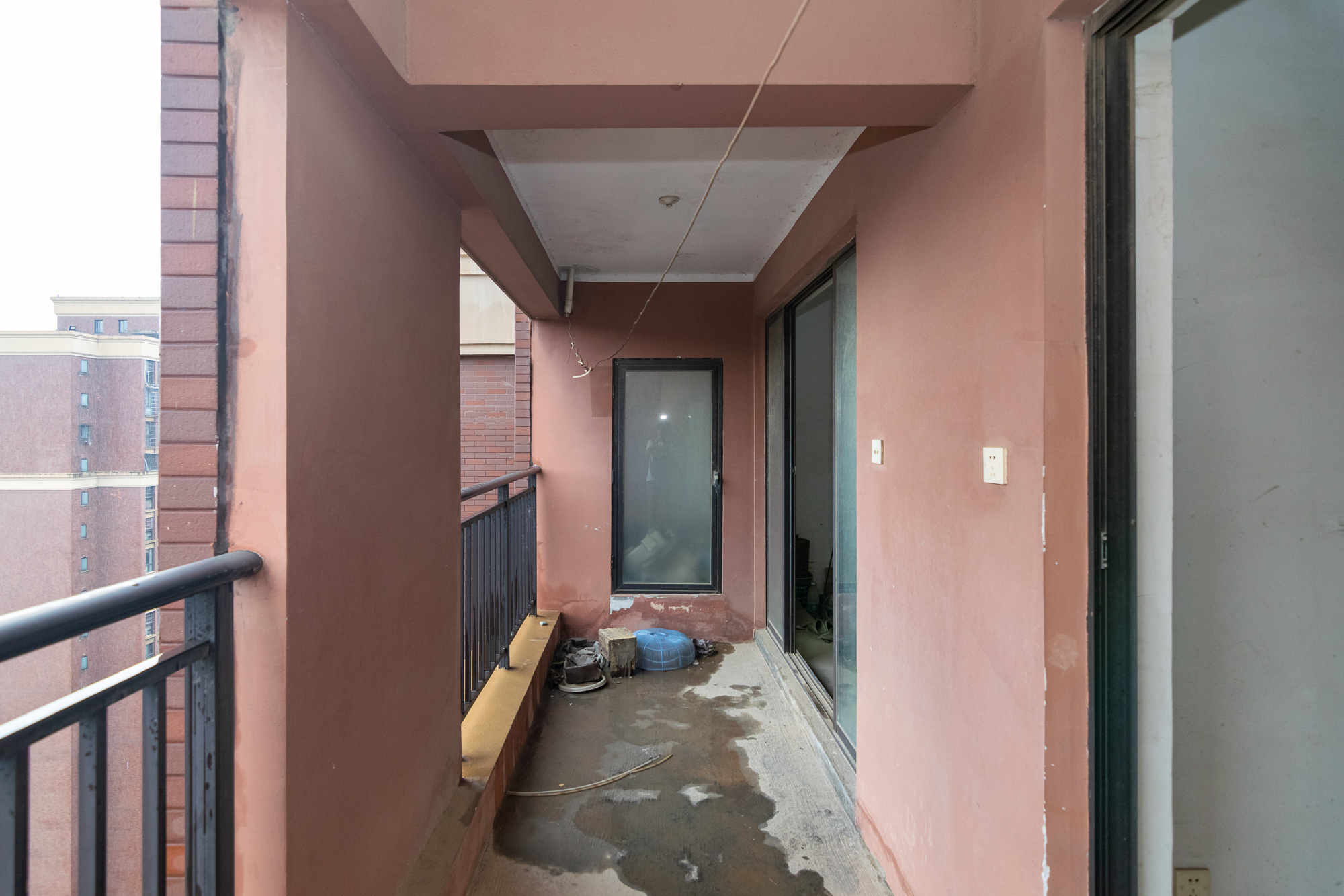 新城国际花都 3室2厅1卫 58.0万 新城国际花都 3室2厅1卫 58.0万阳台