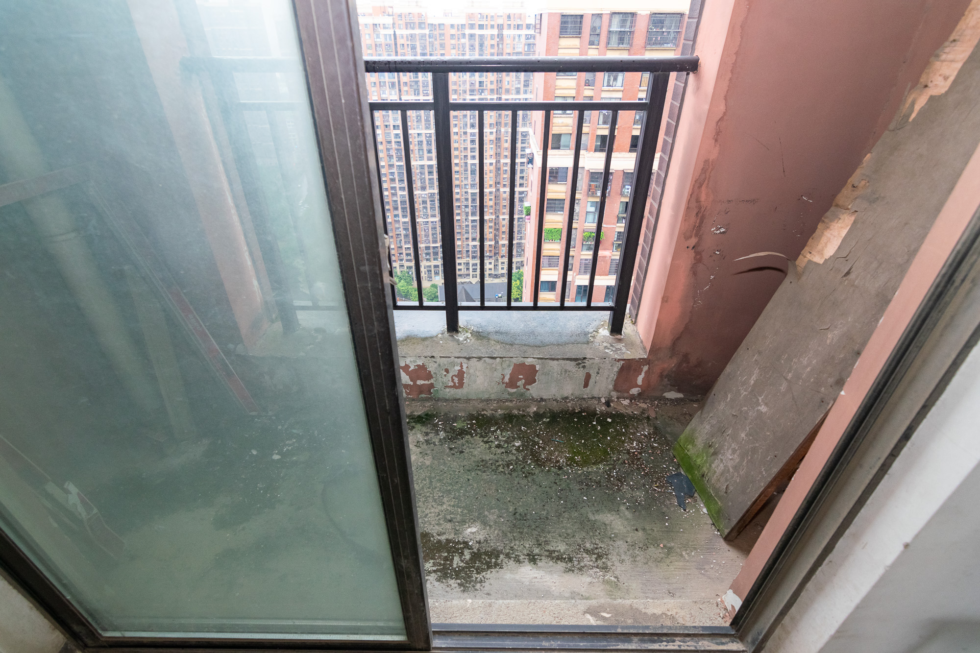 新城国际花都 3室2厅1卫 58.0万 新城国际花都 3室2厅1卫 58.0万阳台