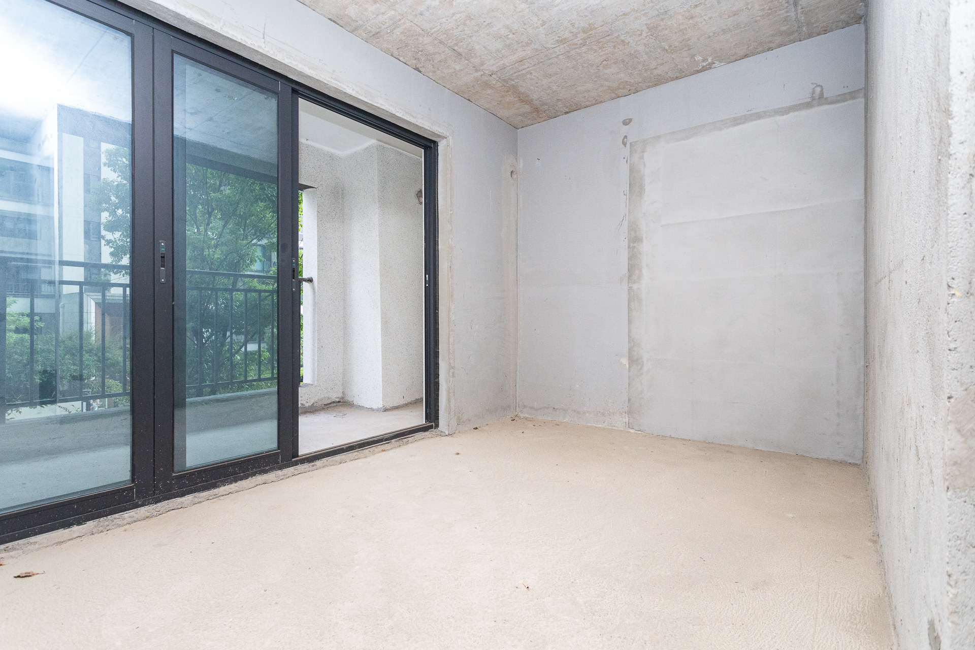 越秀湘江星汇城一期  5室2厅3卫    195.0万卧室