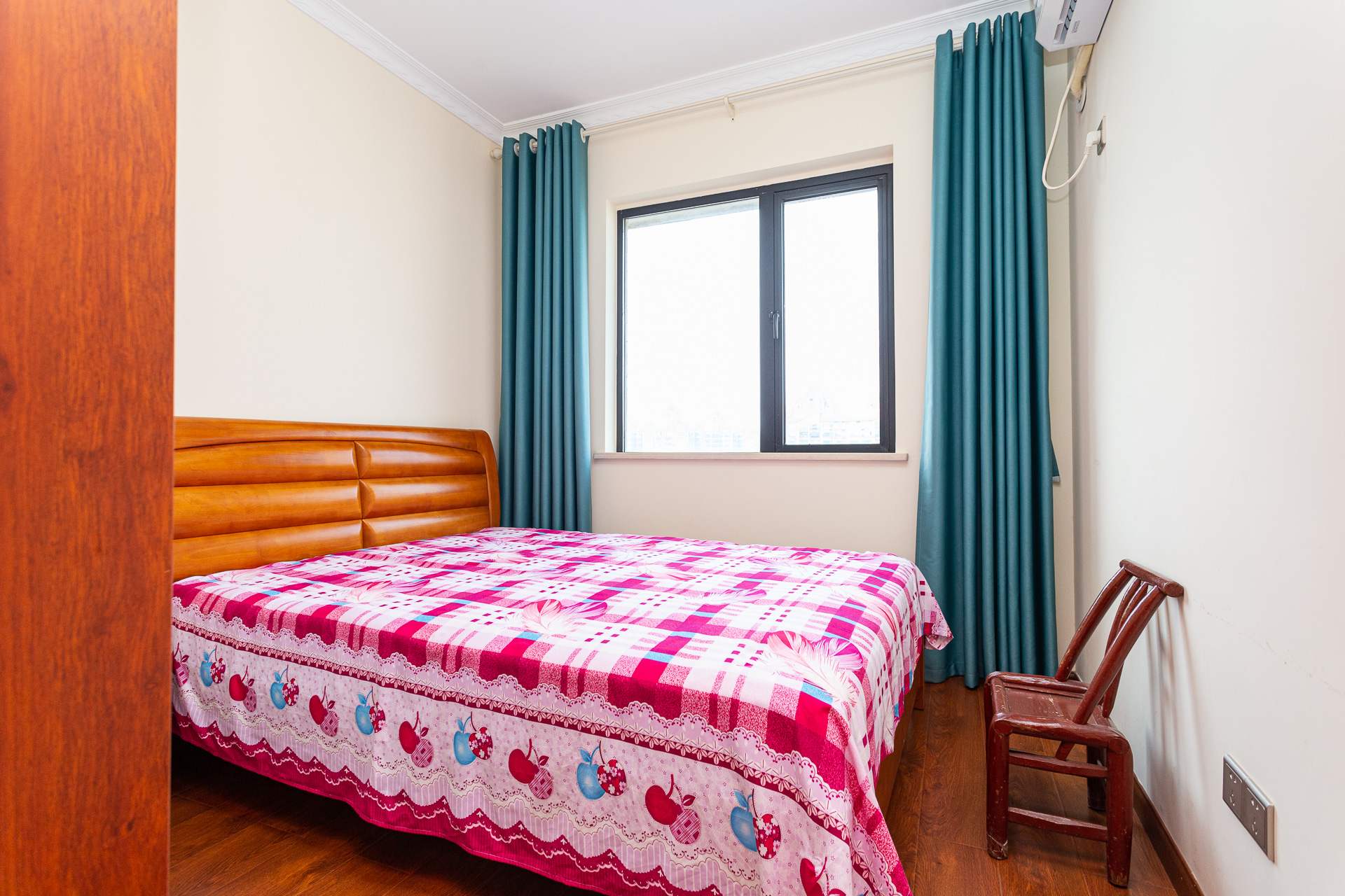 润和之悦(金泽园) 4室2厅2卫 99.8万 润和之悦(金泽园) 4室2厅2卫 99.8万卧室