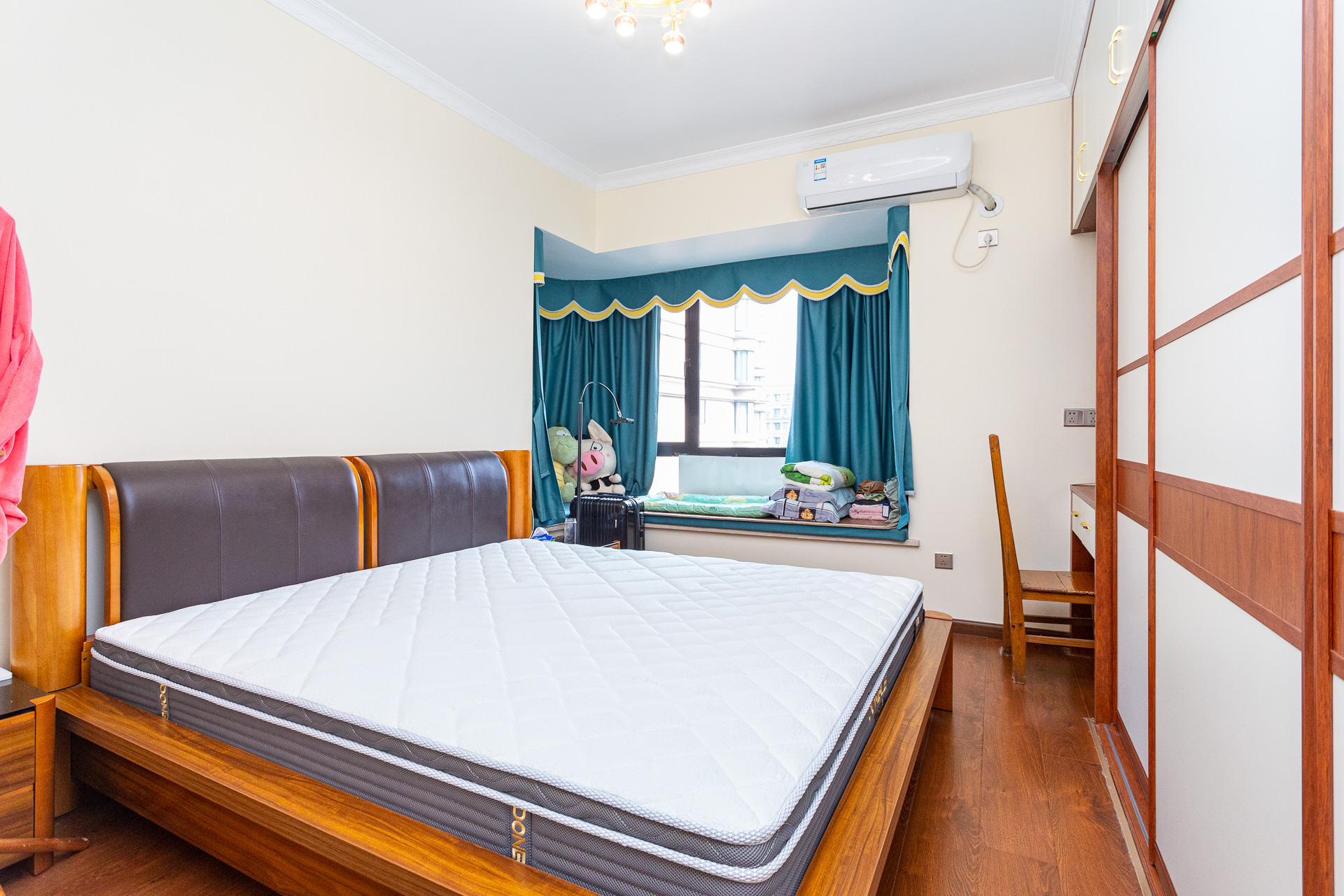 润和之悦(金泽园) 4室2厅2卫 99.8万 润和之悦(金泽园) 4室2厅2卫 99.8万卧室