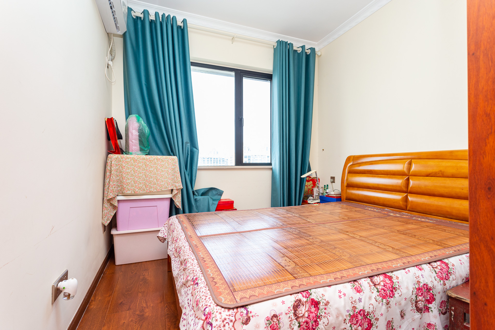 润和之悦(金泽园) 4室2厅2卫 99.8万 润和之悦(金泽园) 4室2厅2卫 99.8万卧室