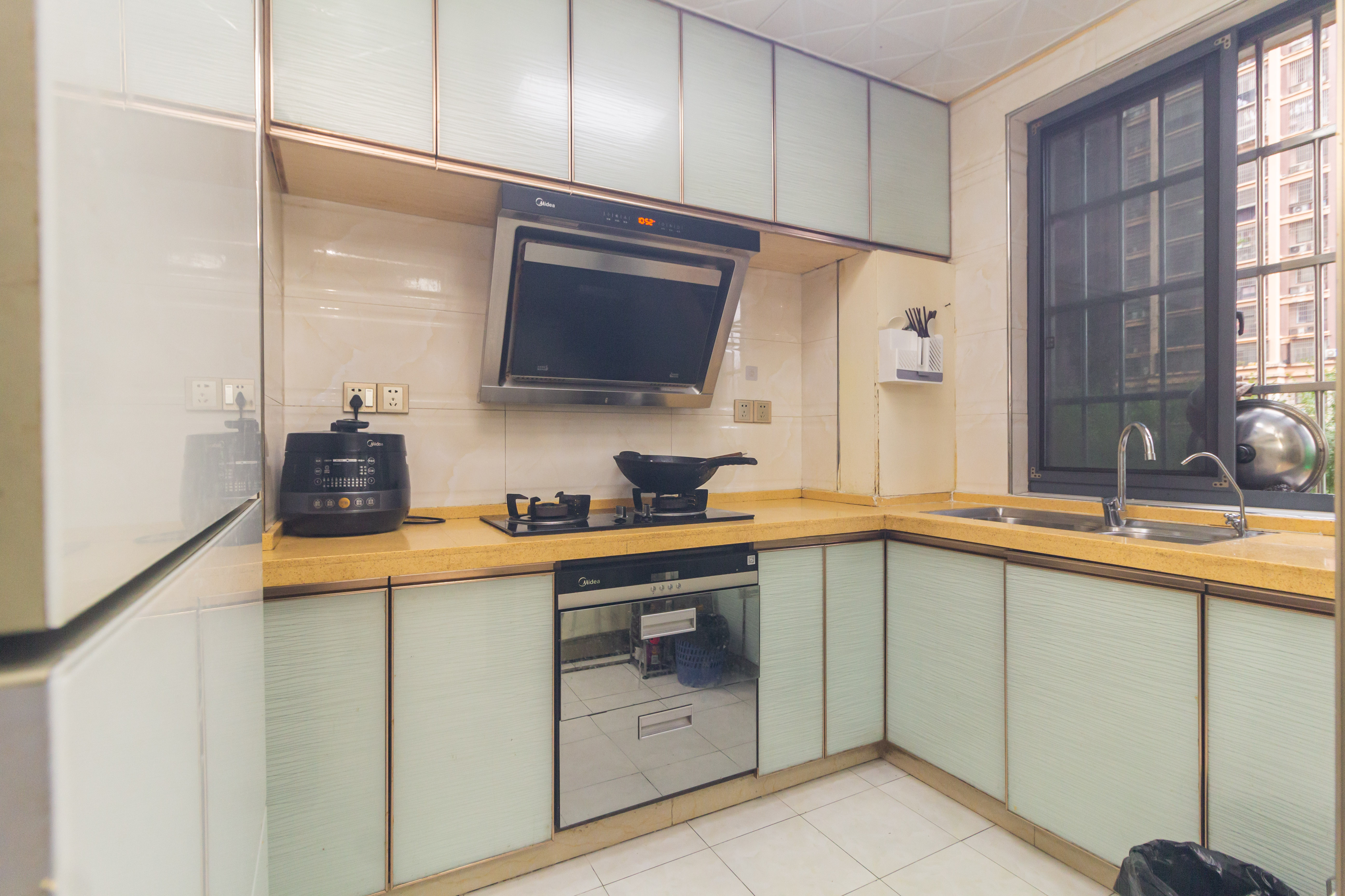 佳美紫郡  3室2厅1卫    68.8万 佳美紫郡  3室2厅1卫    68.8万厨房