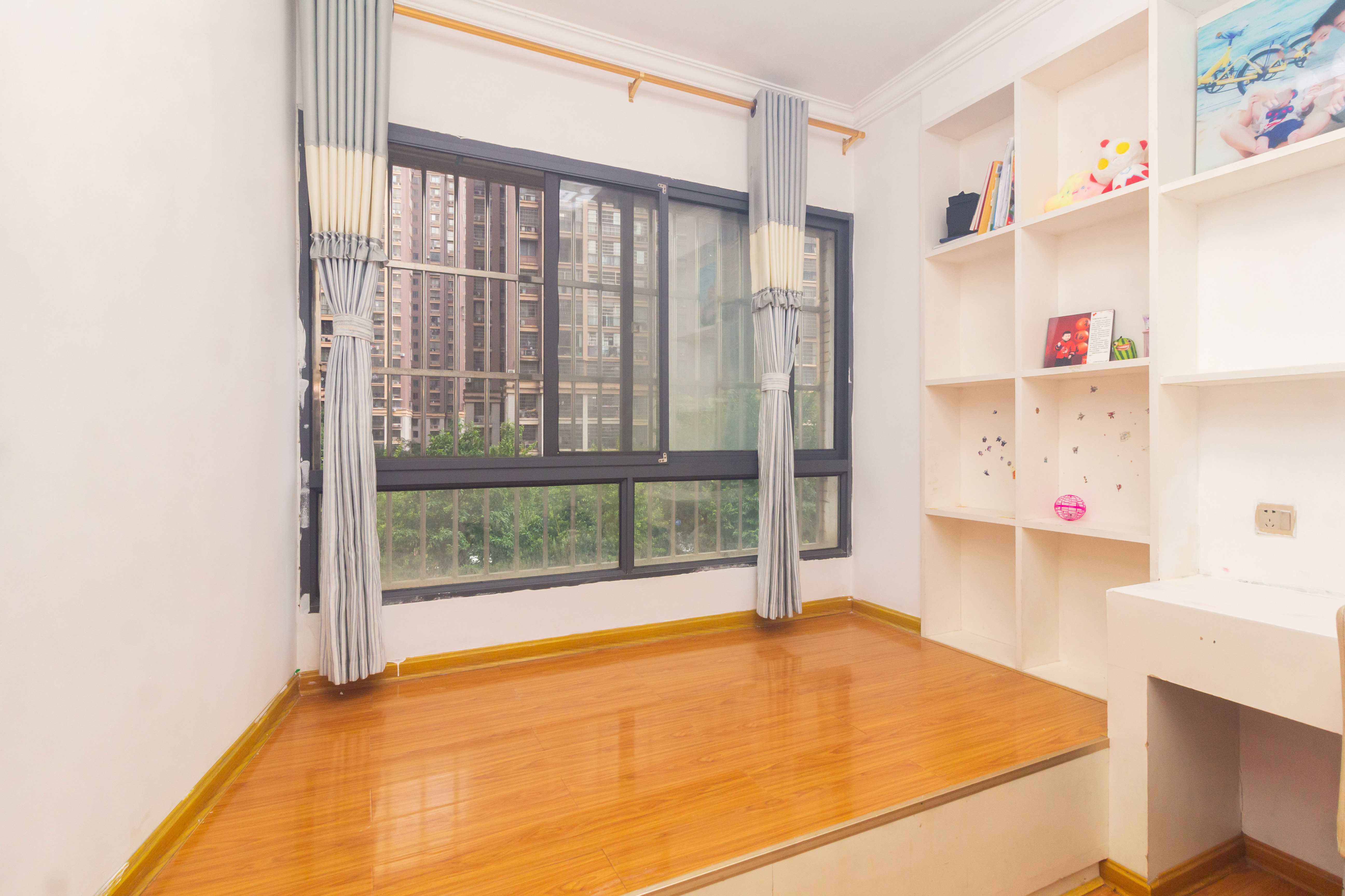 佳美紫郡  3室2厅1卫    68.8万 佳美紫郡  3室2厅1卫    68.8万卧室