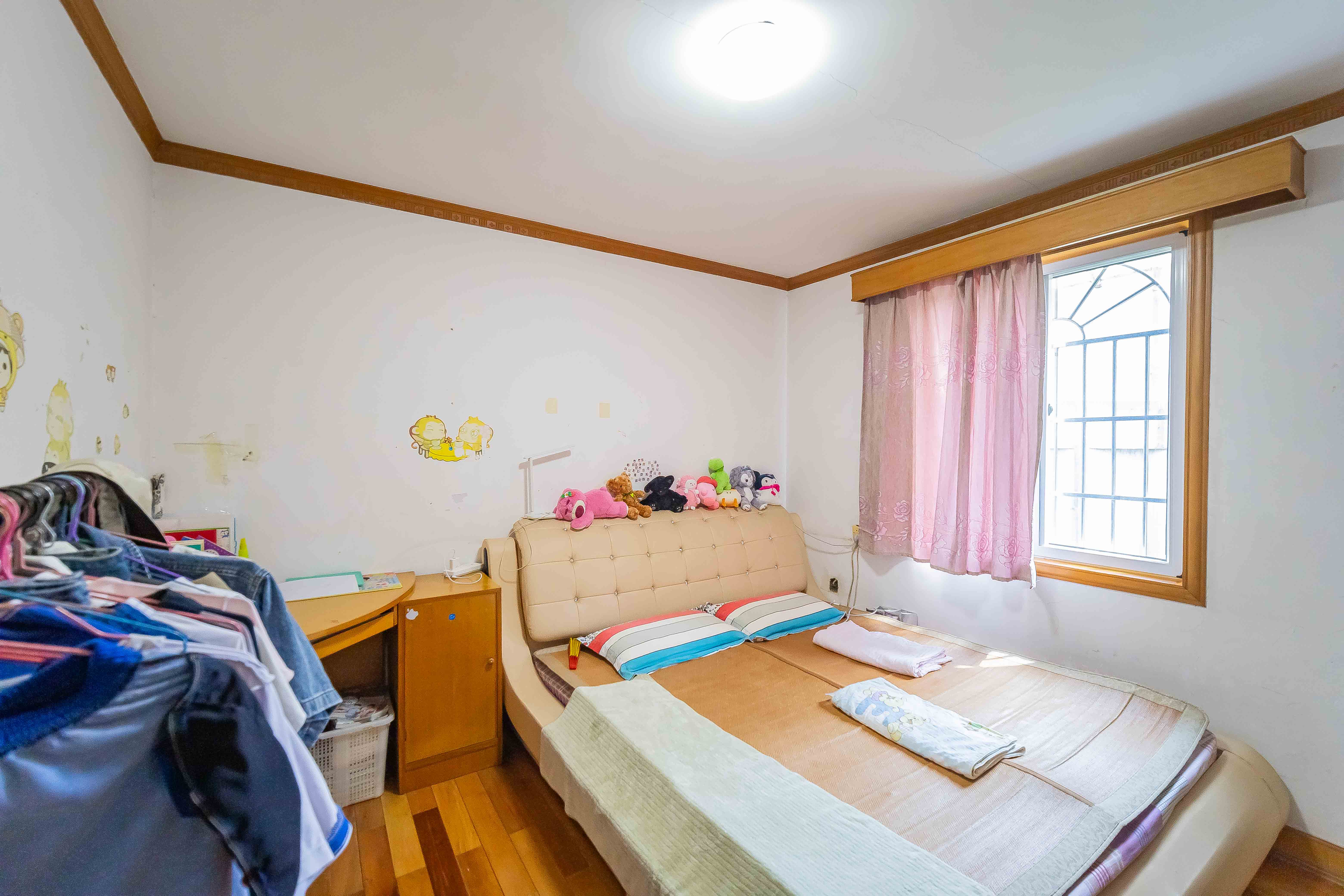 广厦新村  3室2厅1卫   48.00万卧室