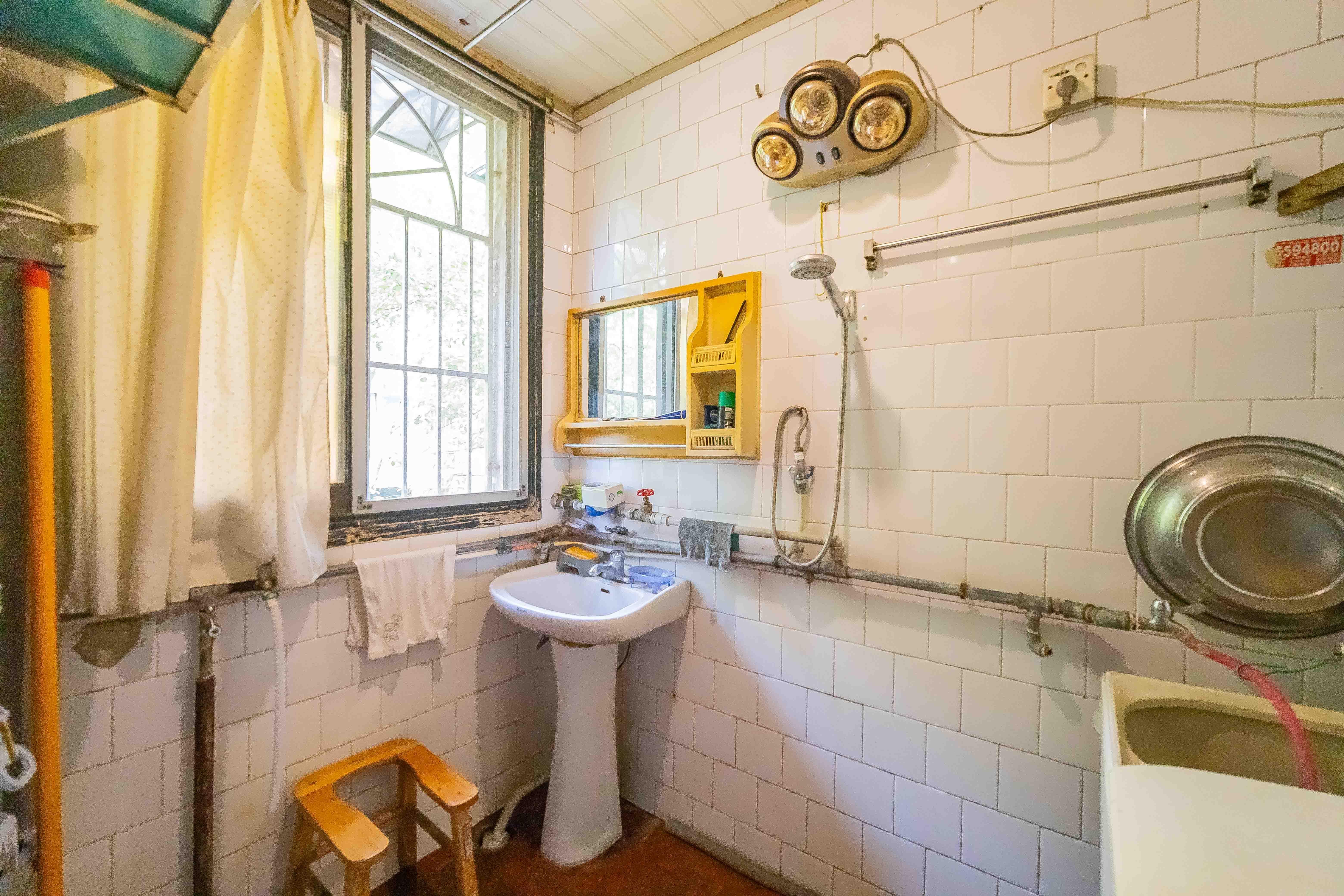 省水院宿舍 2室2厅1卫 67.5万 省水院宿舍 2室2厅1卫 67.5万卫生间