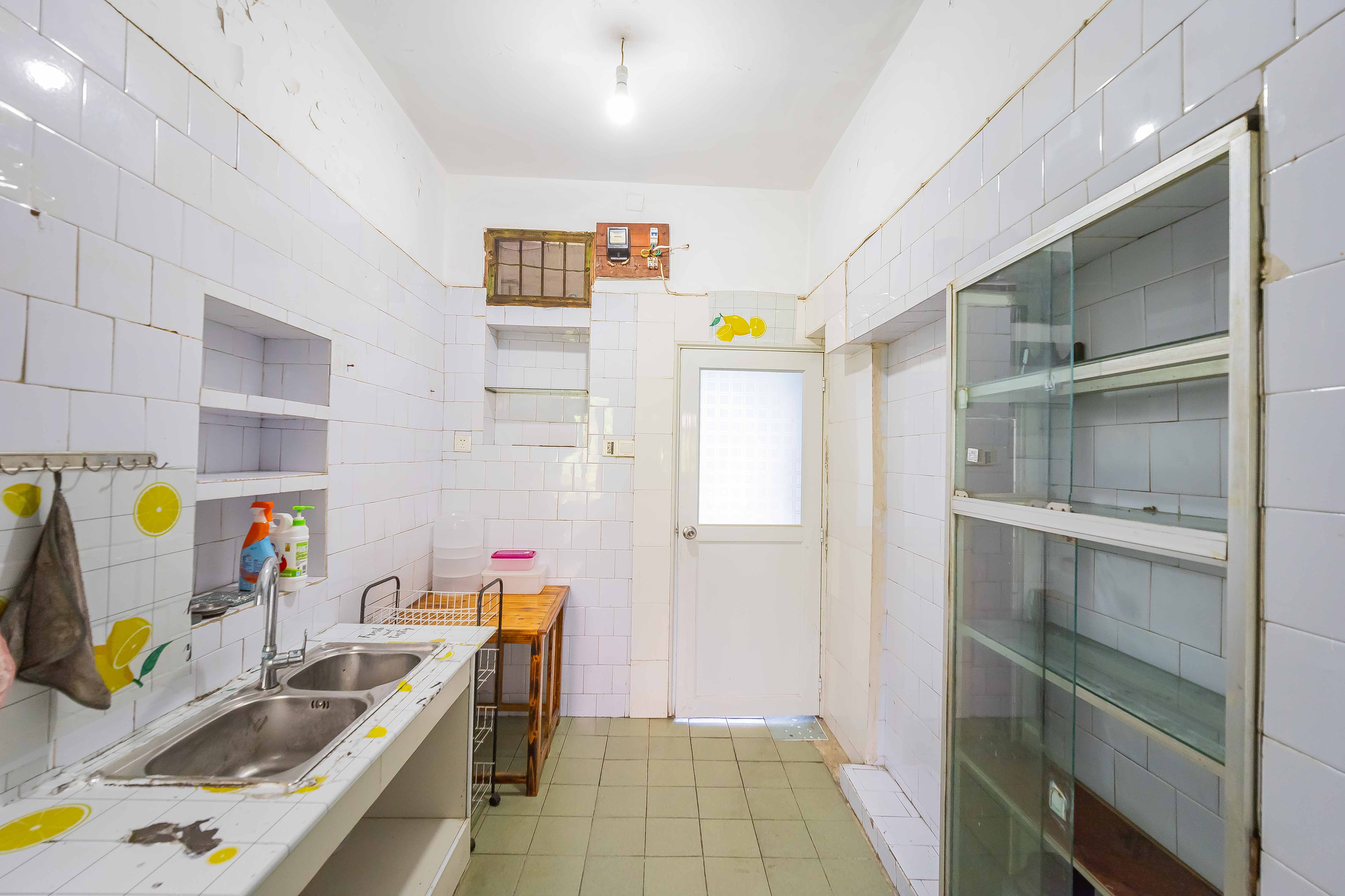 省水院宿舍 3室1厅1卫 60.0万 省水院宿舍 3室1厅1卫 60.0万厨房