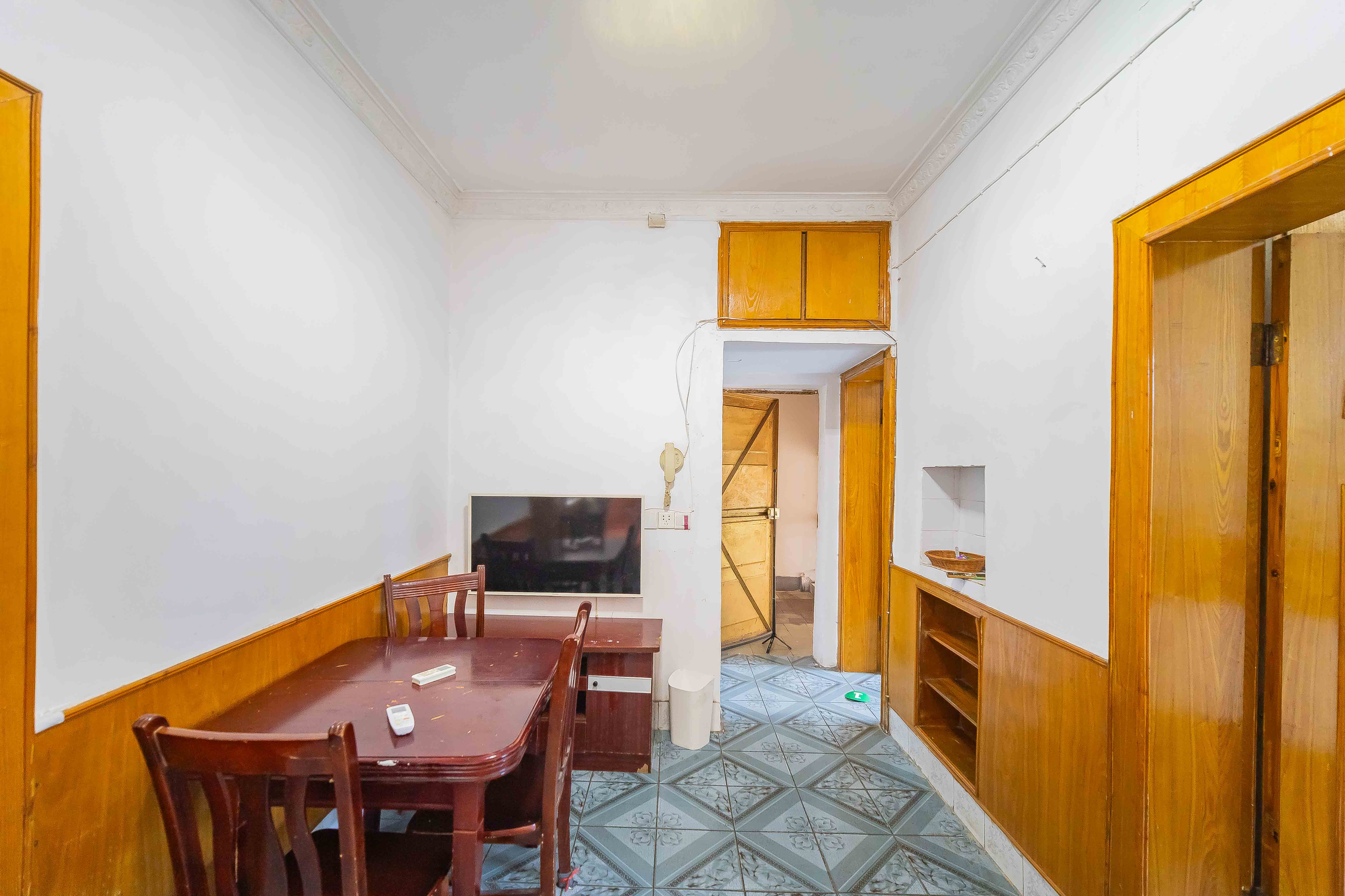 省水院宿舍 3室1厅1卫 60.0万 省水院宿舍 3室1厅1卫 60.0万客厅