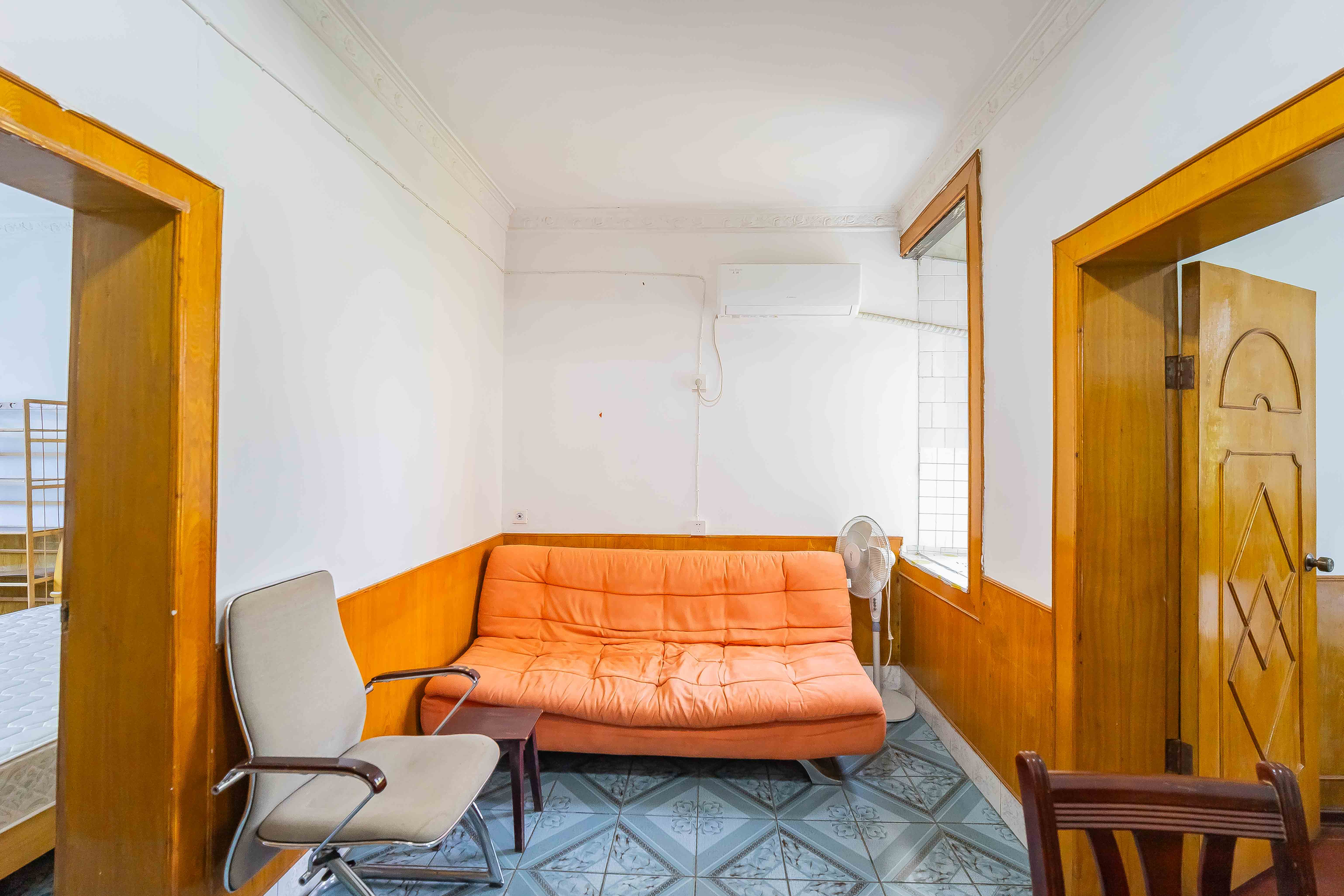 省水院宿舍 3室1厅1卫 60.0万 省水院宿舍 3室1厅1卫 60.0万客厅