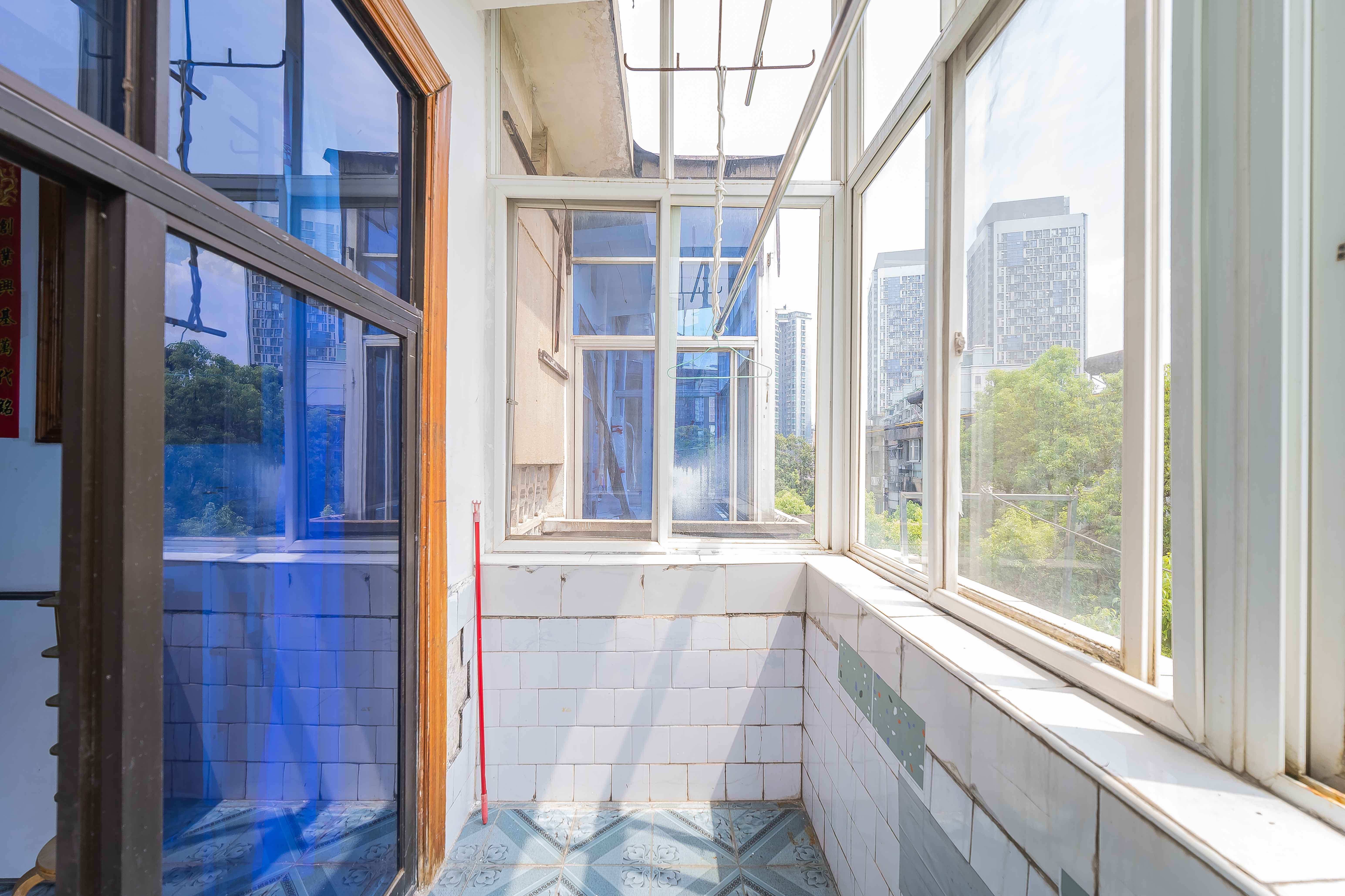 省水院宿舍 3室1厅1卫 60.0万 省水院宿舍 3室1厅1卫 60.0万阳台