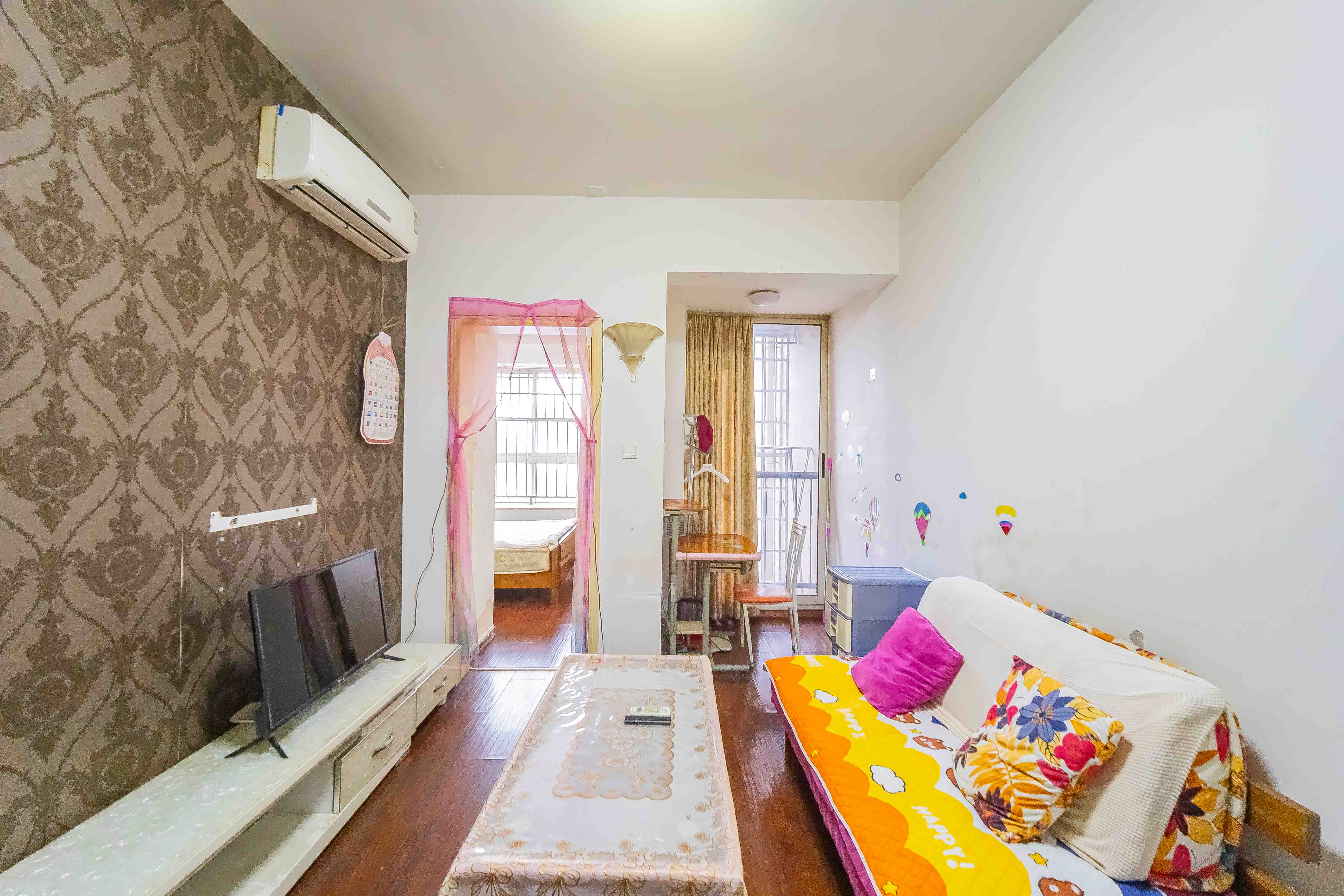 白沙晶城 1室1厅1卫 35.0万 白沙晶城 1室1厅1卫 35.0万客厅