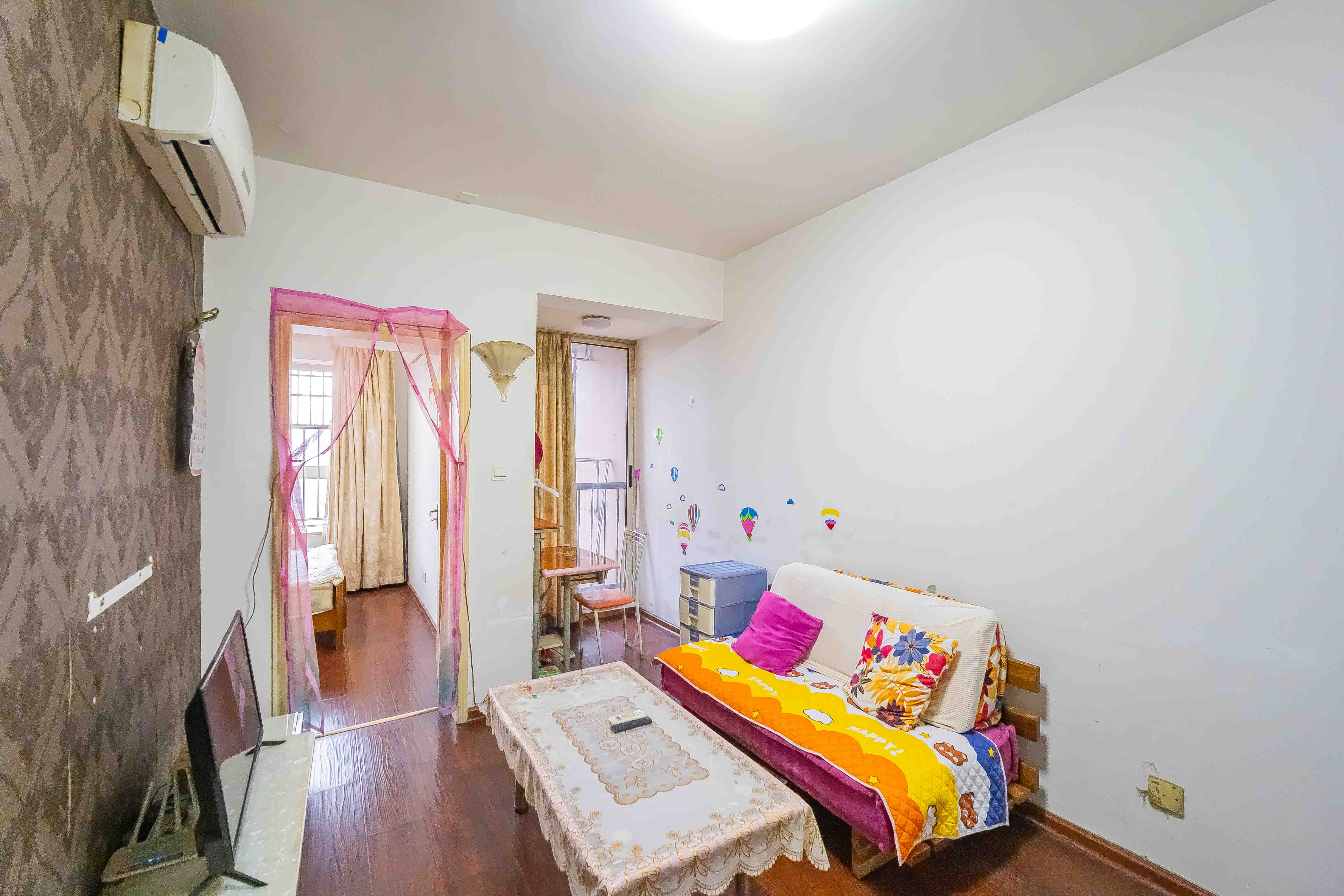 白沙晶城 1室1厅1卫 35.0万 白沙晶城 1室1厅1卫 35.0万客厅