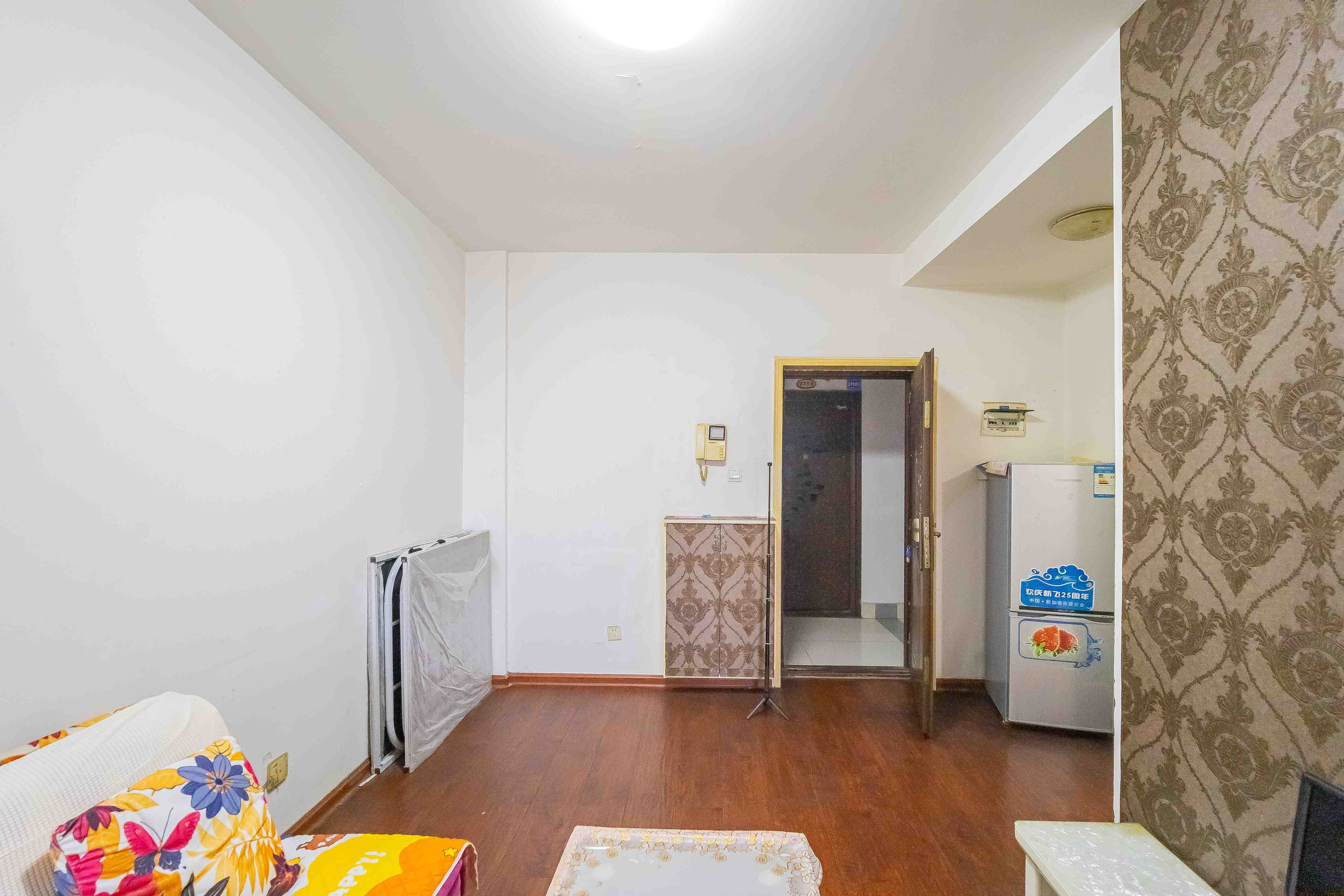 白沙晶城 1室1厅1卫 35.0万 白沙晶城 1室1厅1卫 35.0万客厅