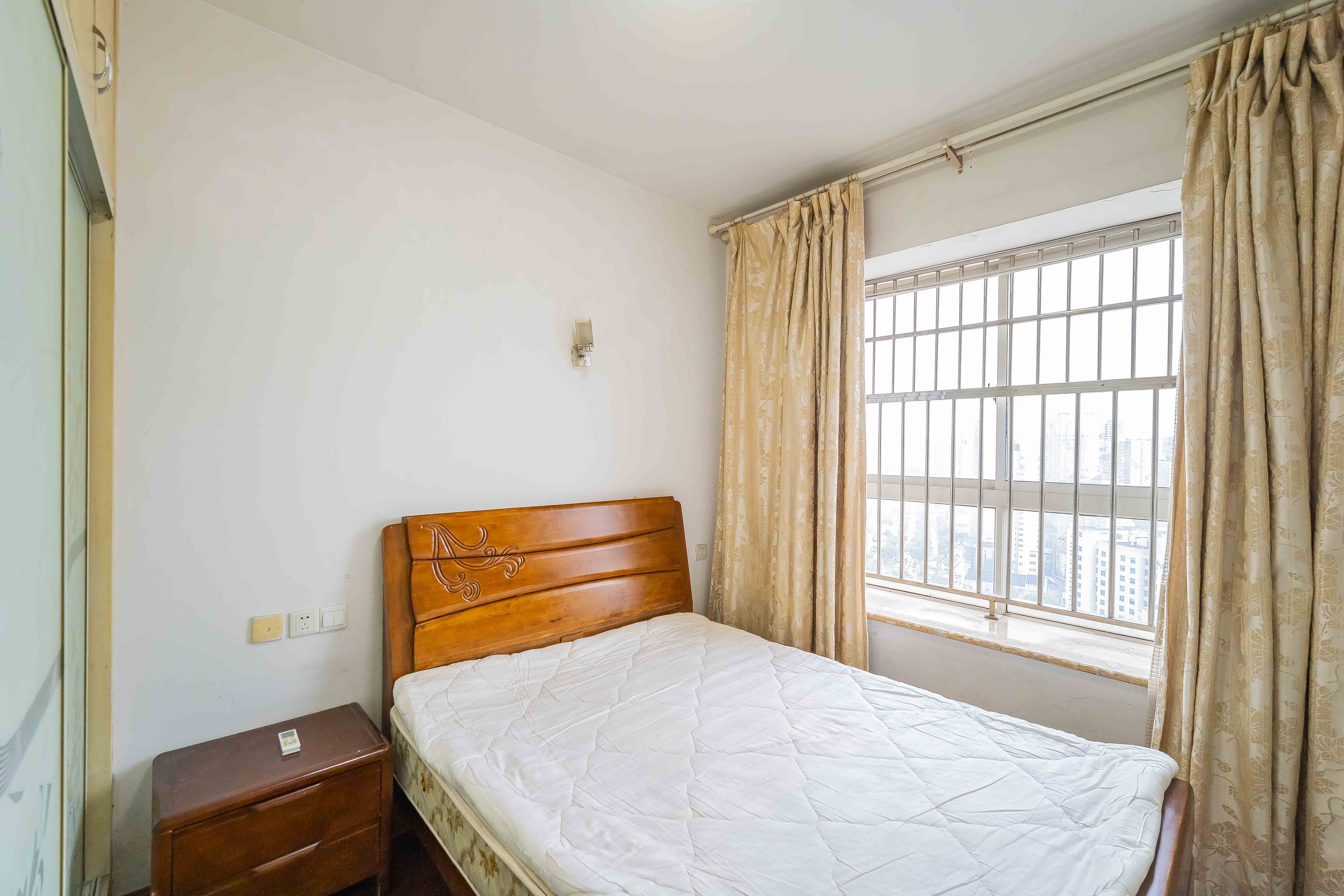 白沙晶城 1室1厅1卫 35.0万 白沙晶城 1室1厅1卫 35.0万卧室