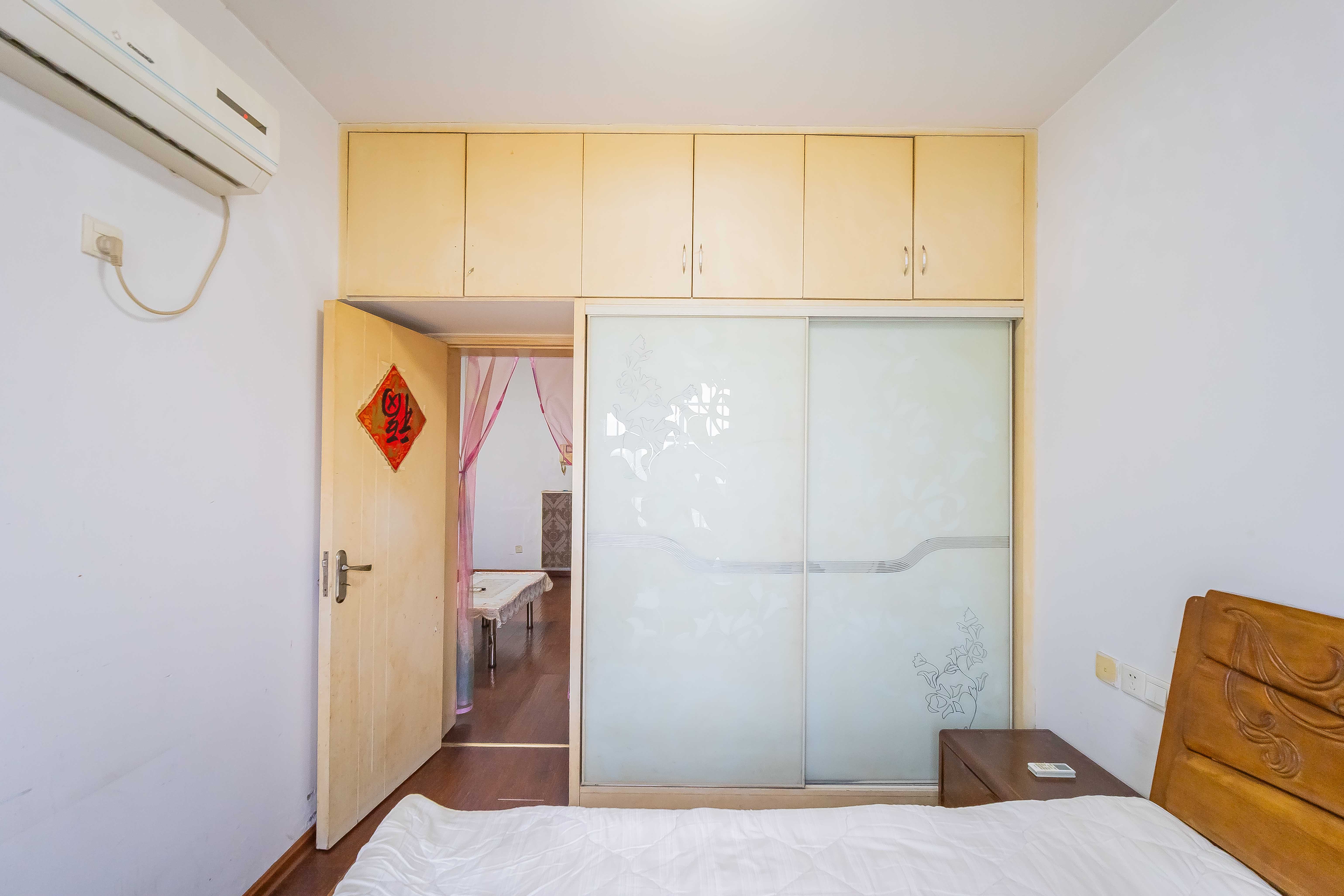 白沙晶城 1室1厅1卫 35.0万 白沙晶城 1室1厅1卫 35.0万卧室