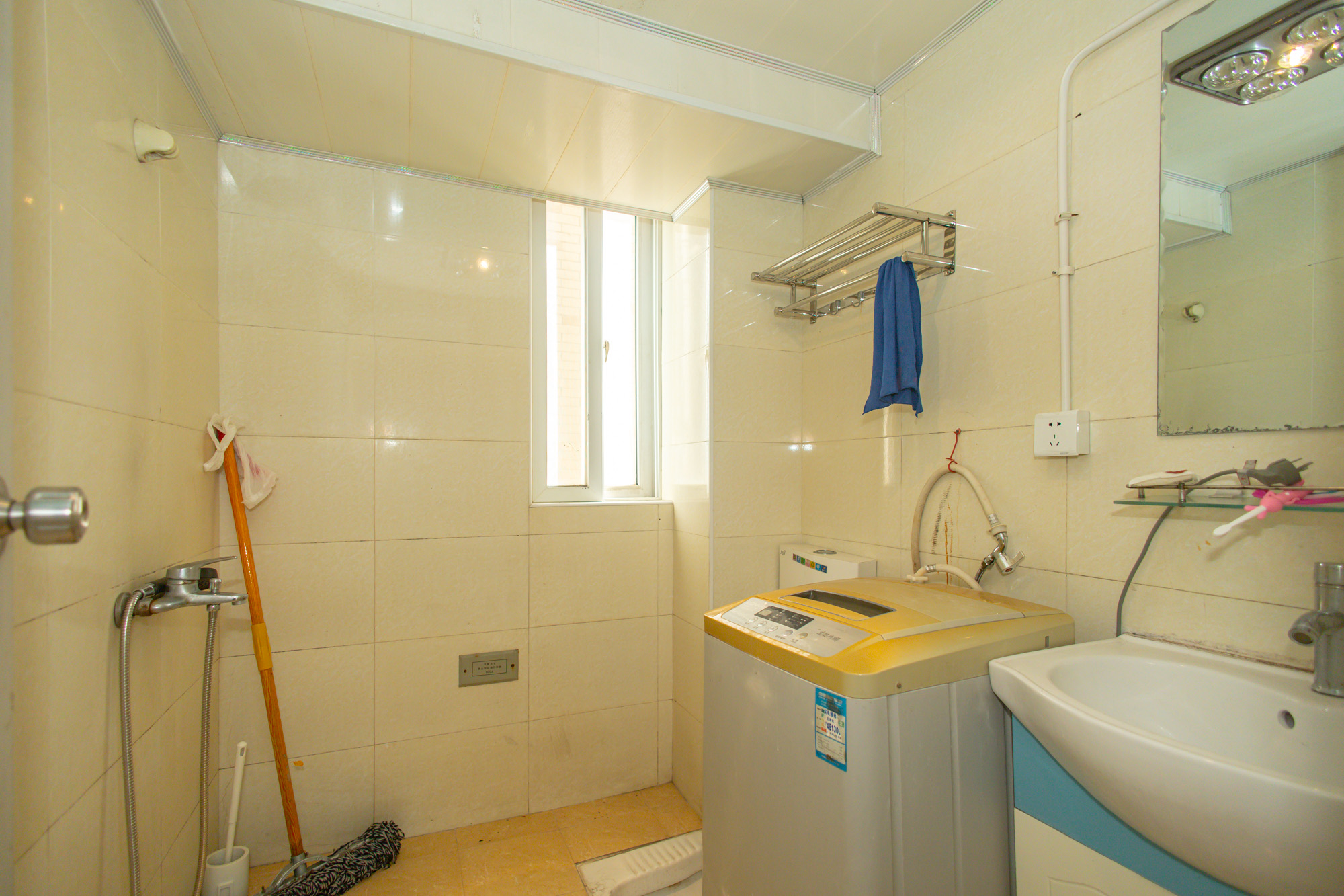 紫晶城  2室2厅1卫    54.0万 紫晶城  2室2厅1卫    54.0万卫生间