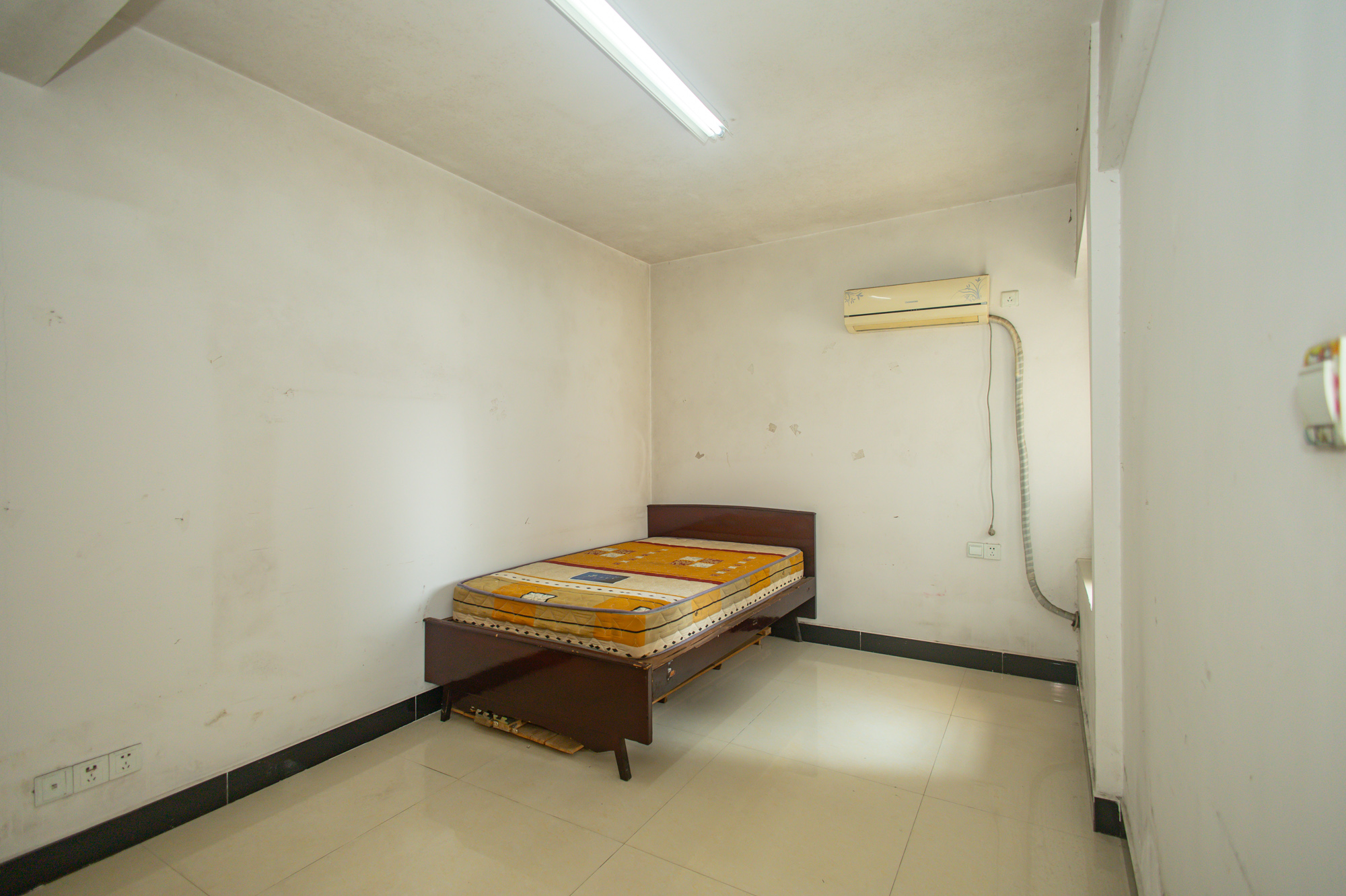 紫晶城  2室2厅1卫    54.0万 紫晶城  2室2厅1卫    54.0万卧室