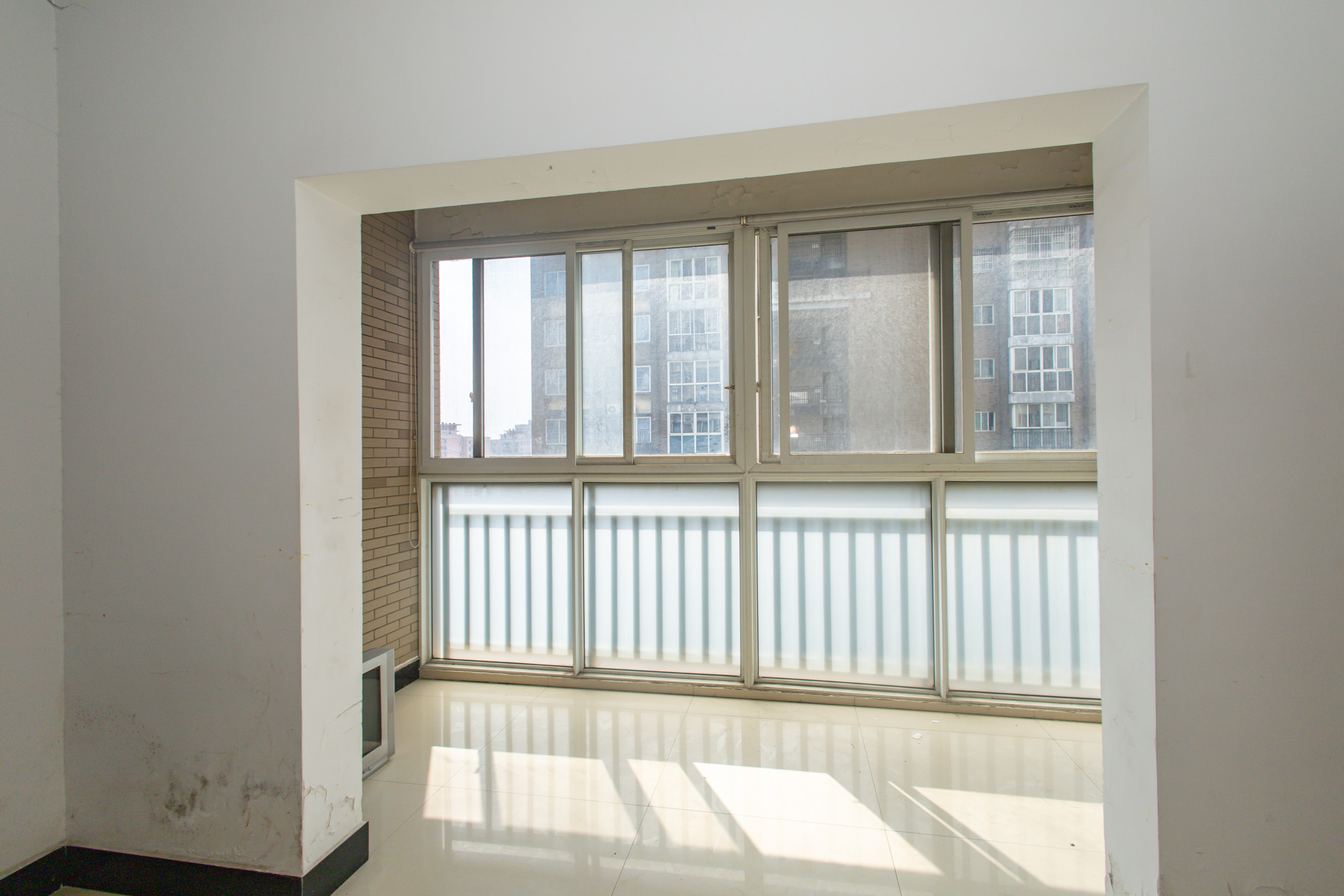 紫晶城  2室2厅1卫    54.0万 紫晶城  2室2厅1卫    54.0万阳台