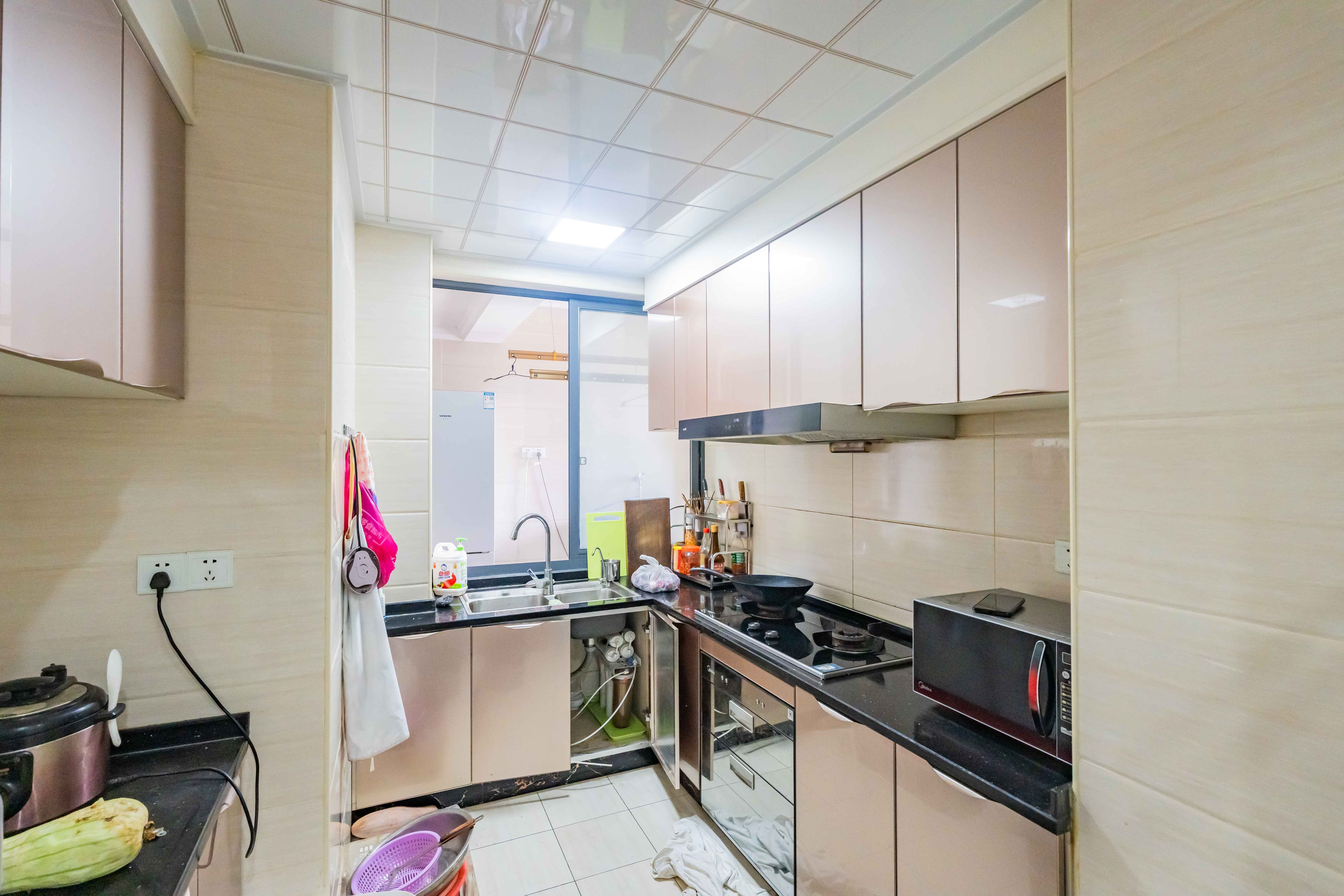 悦湖山 4室2厅2卫 85.0万 悦湖山 4室2厅2卫 85.0万厨房