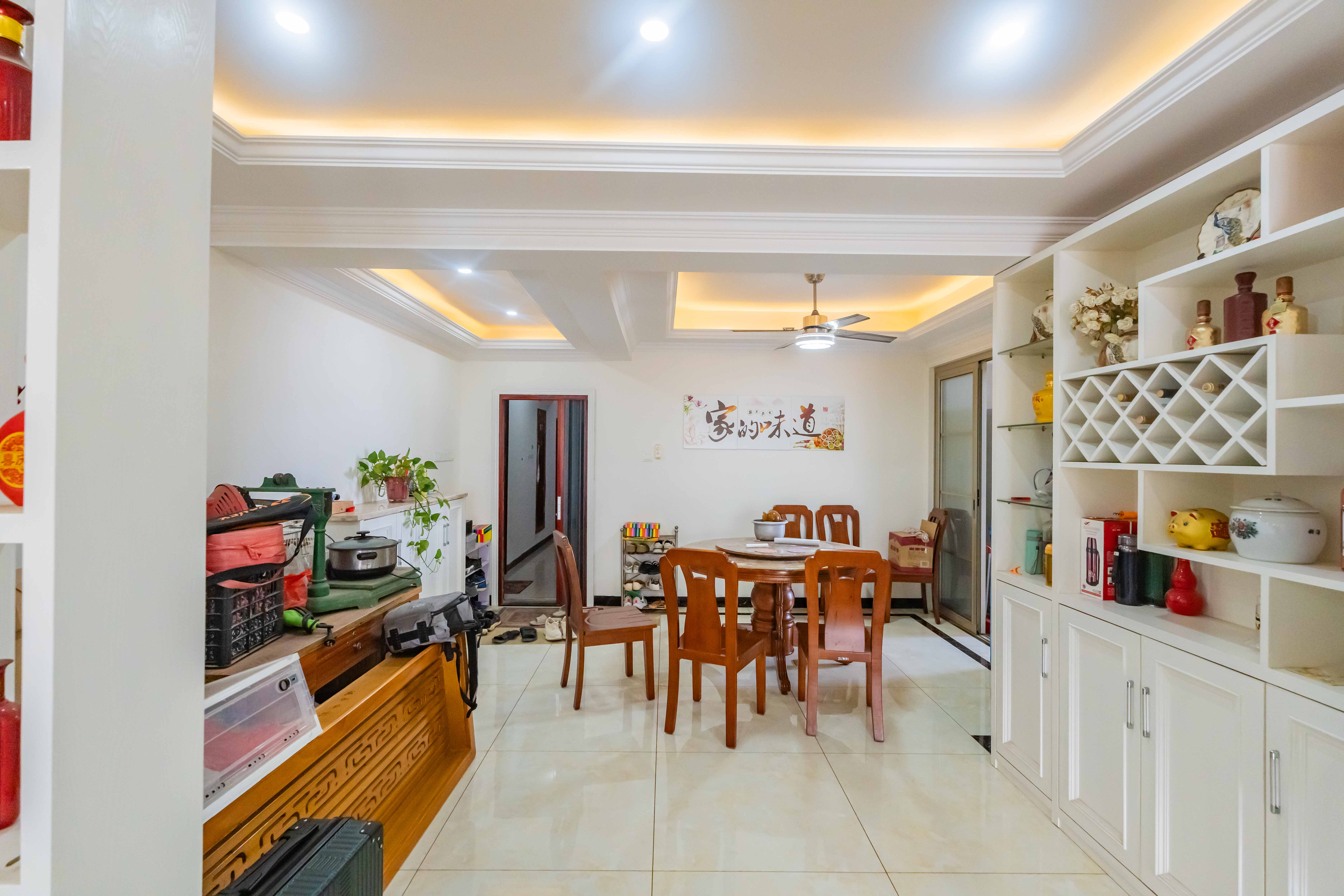 悦湖山 4室2厅2卫 85.0万 悦湖山 4室2厅2卫 85.0万客厅