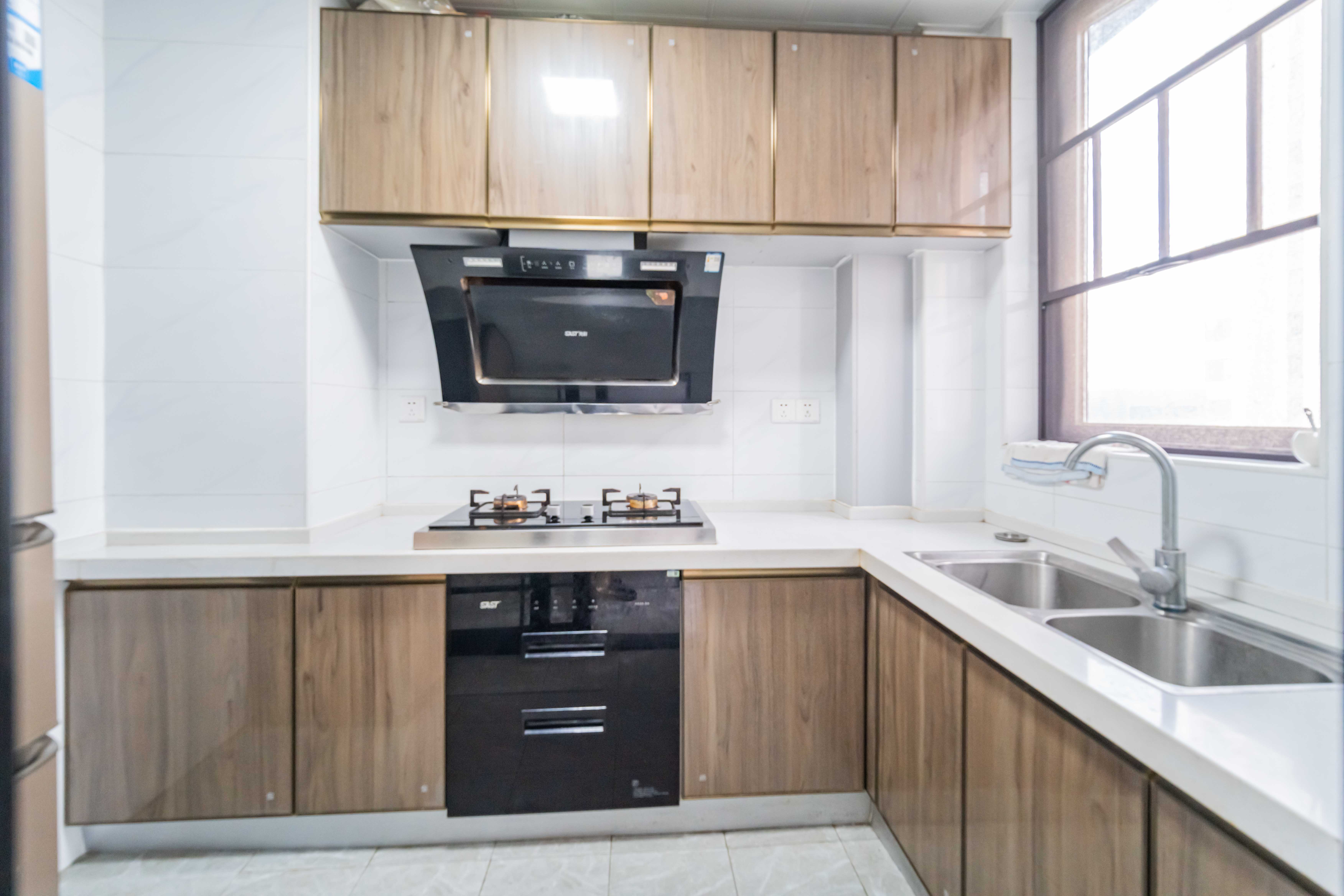 中天星耀城 4室2厅2卫 172.0万 中天星耀城 4室2厅2卫 172.0万厨房