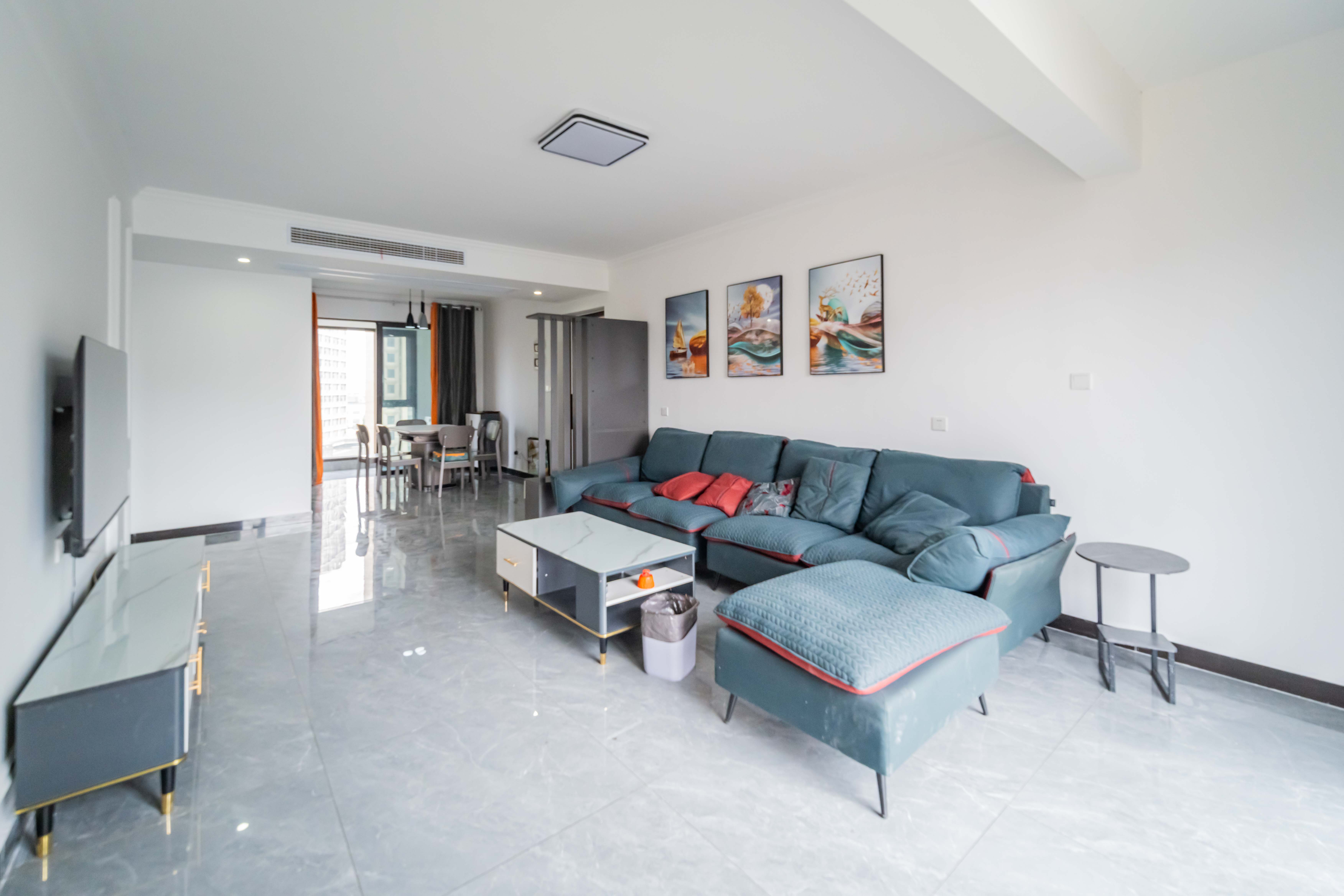 中天星耀城 4室2厅2卫 172.0万 中天星耀城 4室2厅2卫 172.0万客厅