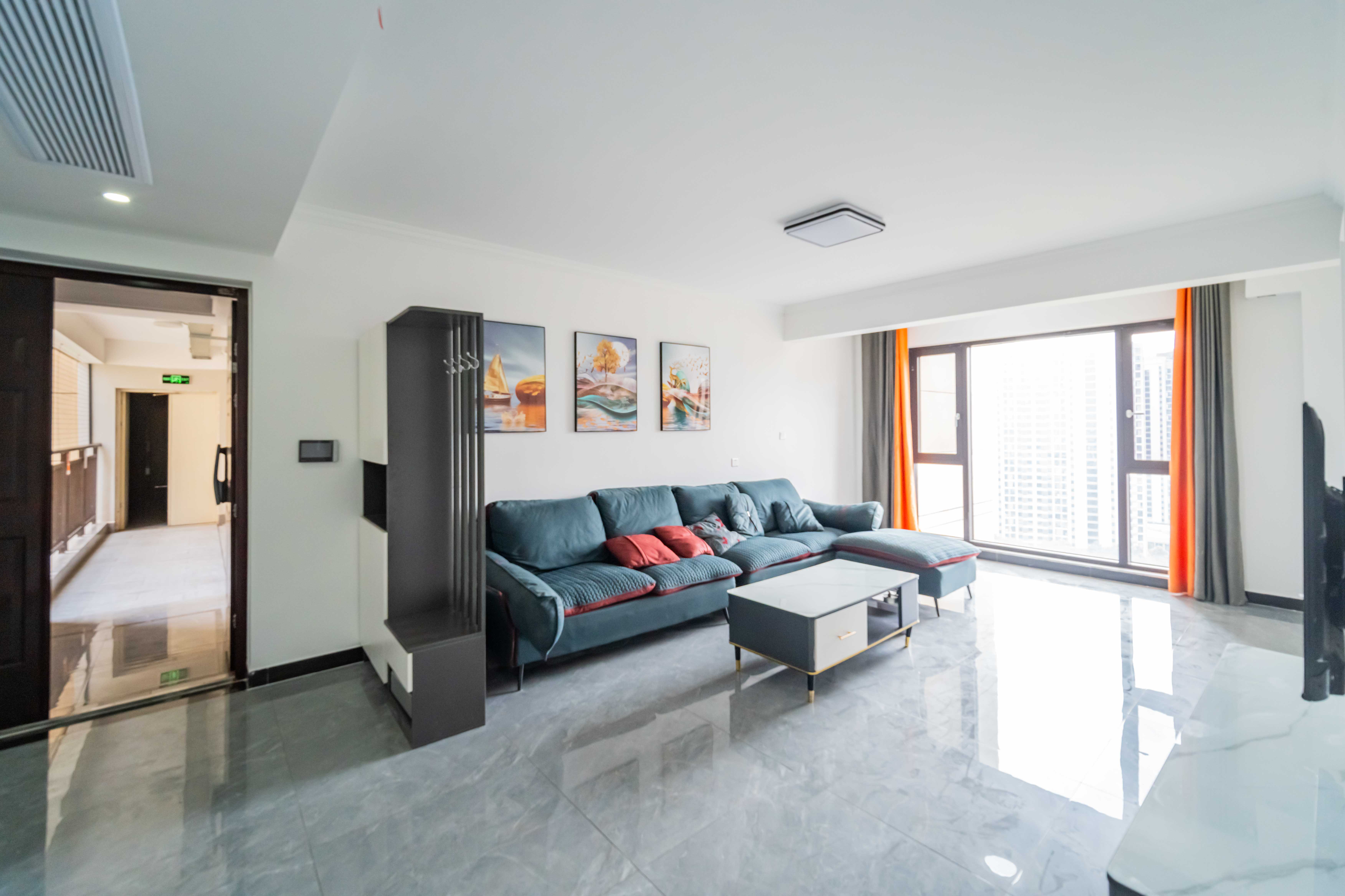 中天星耀城 4室2厅2卫 172.0万 中天星耀城 4室2厅2卫 172.0万客厅