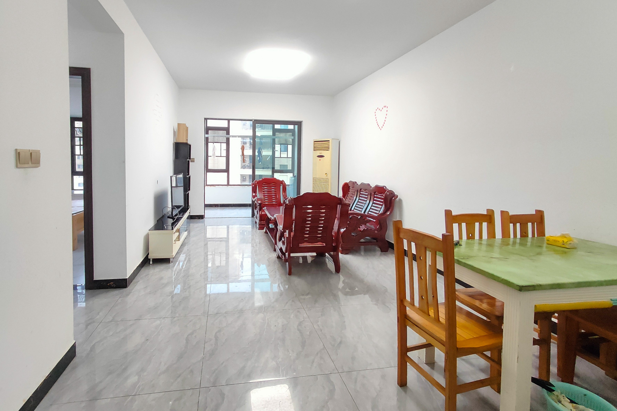 中梁星都荟  3室2厅1卫    68.0万 中梁星都荟  3室2厅1卫    68.0万客厅