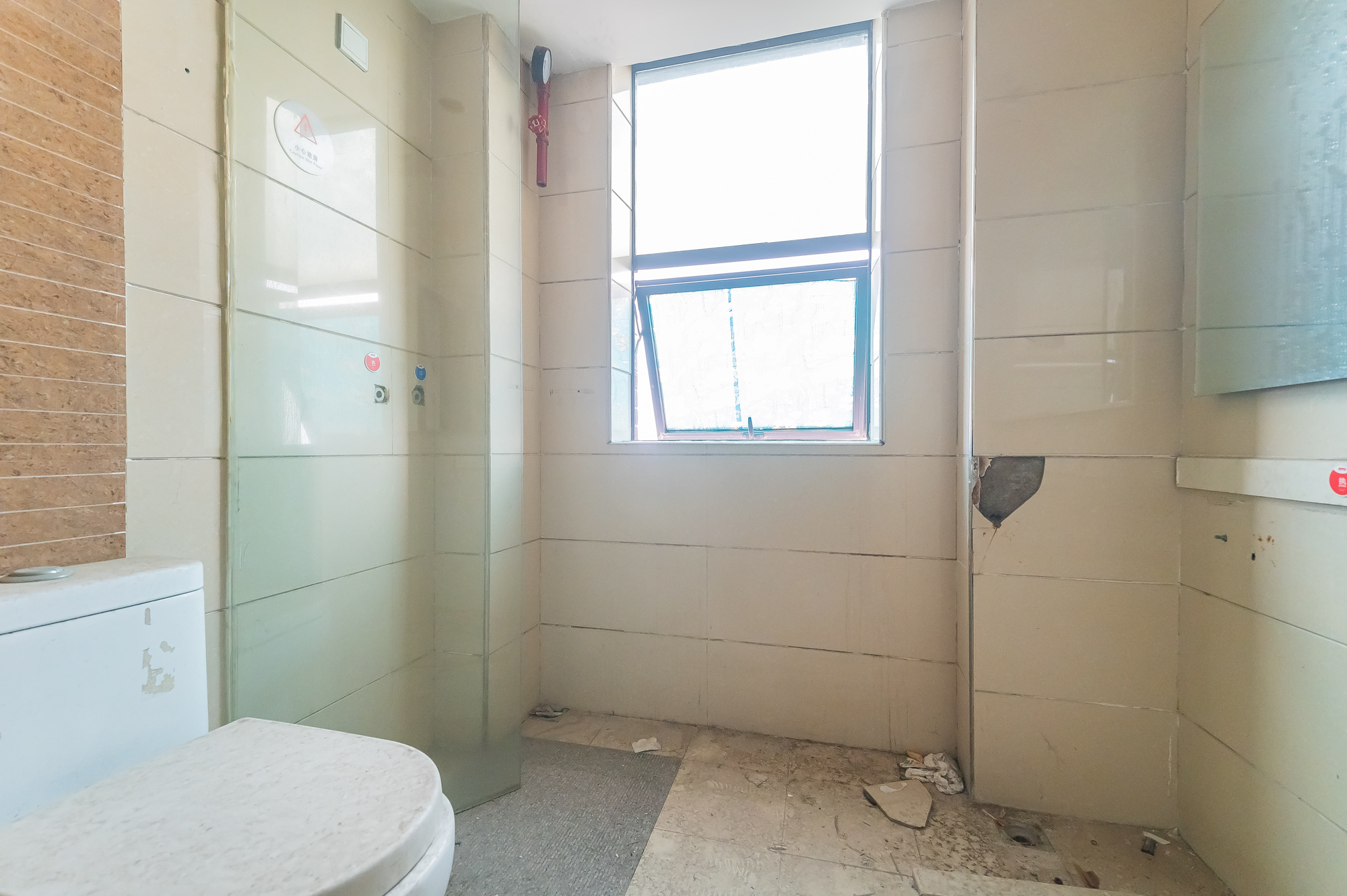 尚城 1室1厅1卫 31.2万 尚城 1室1厅1卫 31.2万卫生间