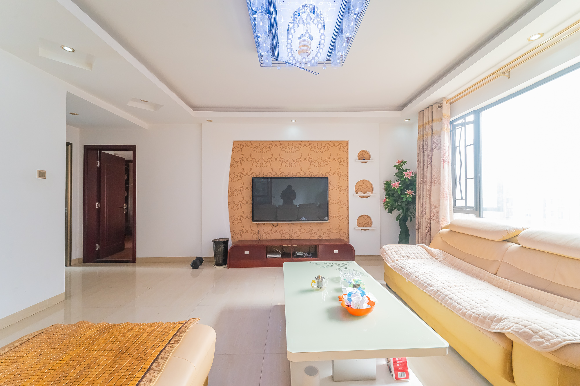 华润凤凰城二期  3室2厅1卫    78.8万 华润凤凰城二期  3室2厅1卫    78.8万客厅